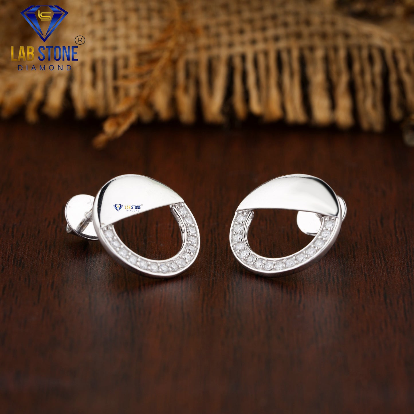 0.30 TDW Round Cut Diamond Stud Earring