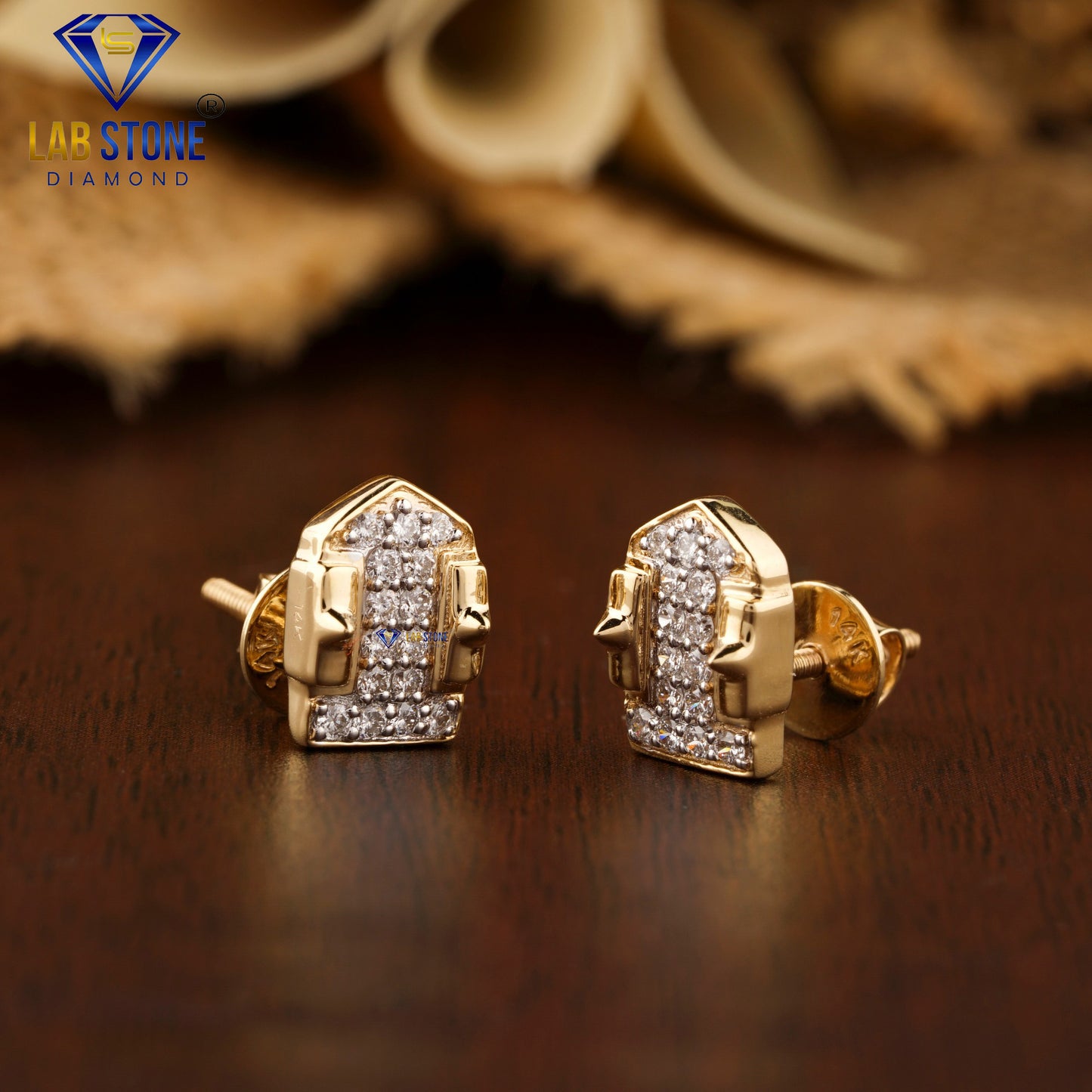 0.30 TDW Round Cut Diamond Stud Earrings