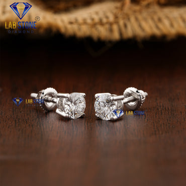 1.07 TDW Round Cut Diamond Stud Earrings