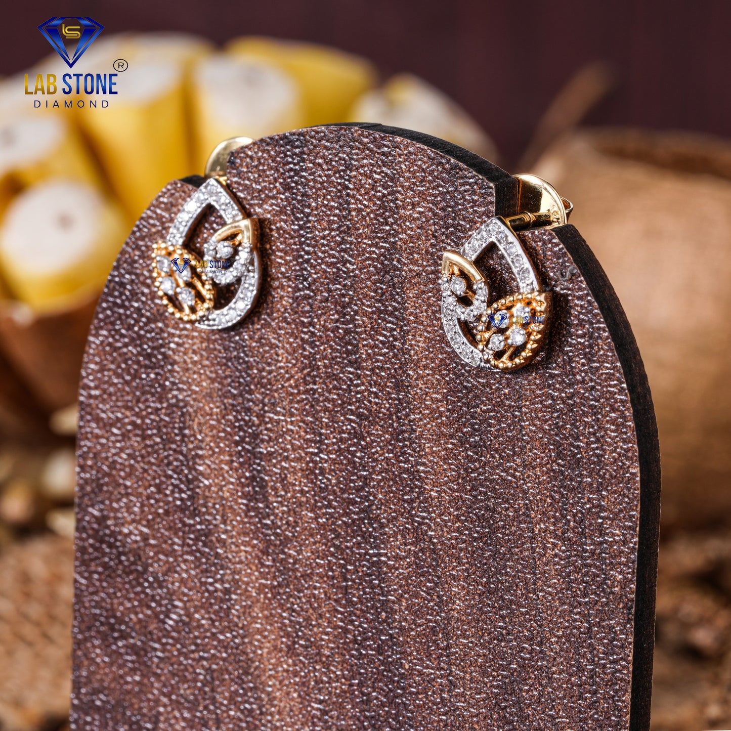 0.17 TDW Round Cut Diamond Stud Earring