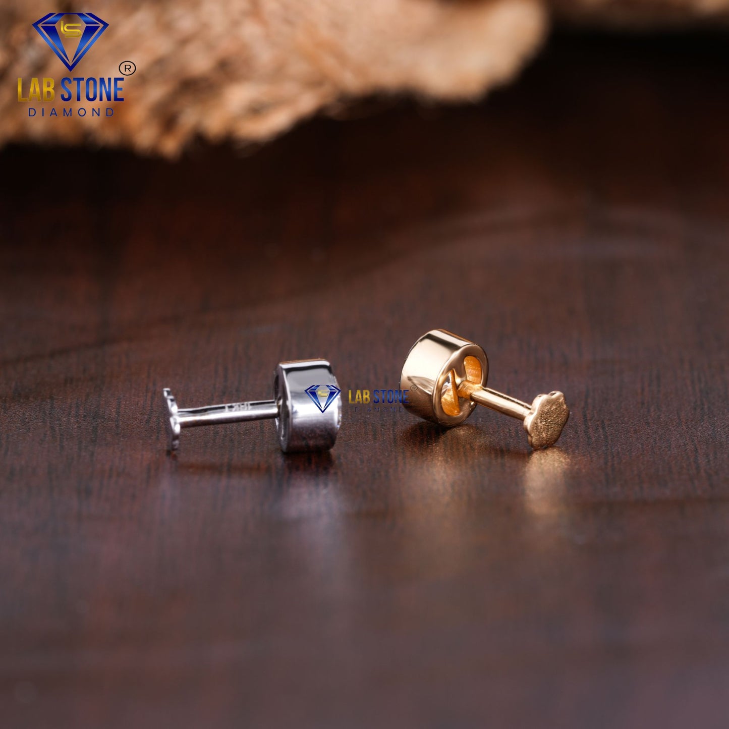 0.32 TDW Round Cut Diamond Piercing