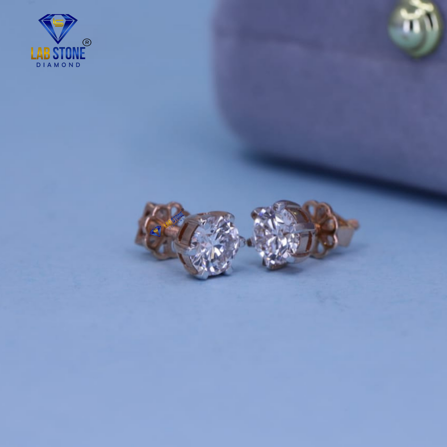 0.90 TDW Round Cut Diamond Stud Earrings