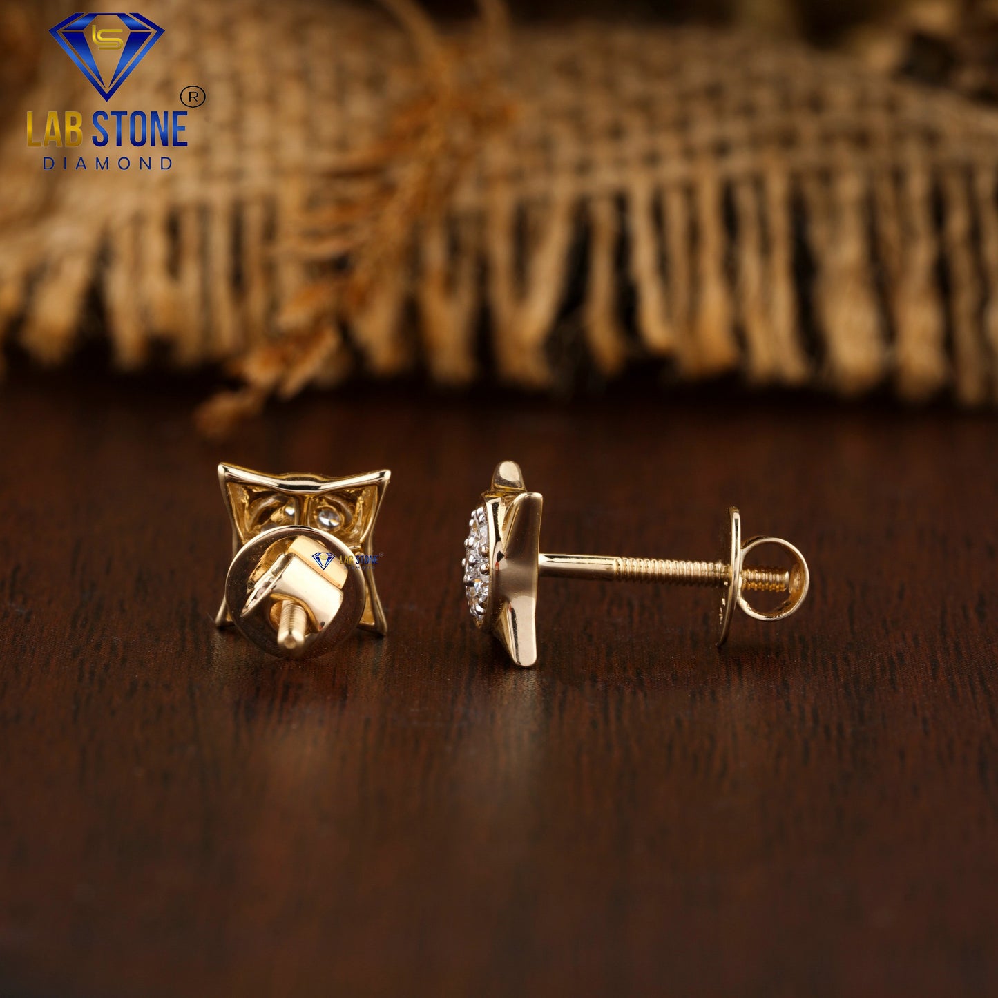 0.196 TDW Round Cut Diamond Stud Earring