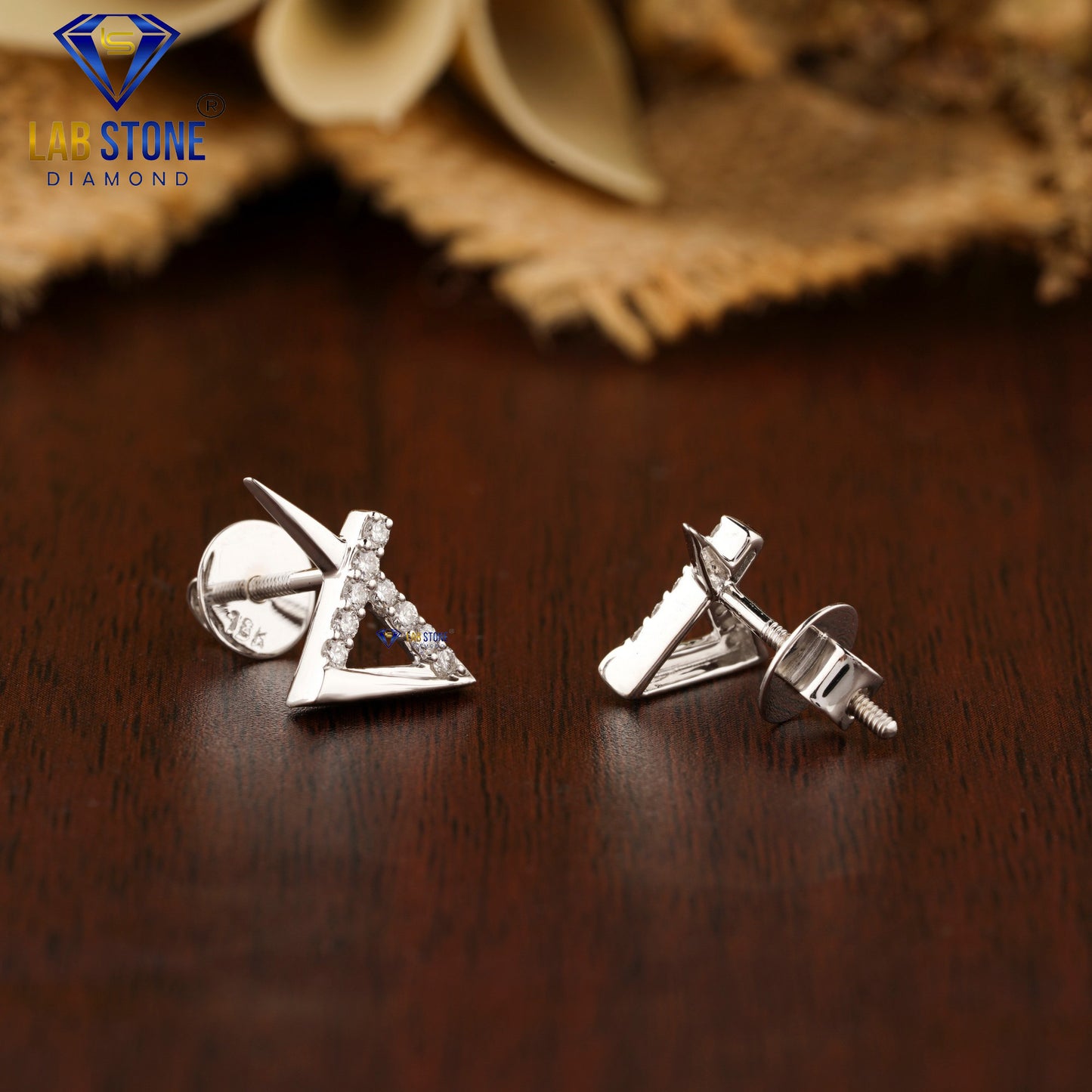 0.21 TDW Round Cut Diamond Stud Earrings