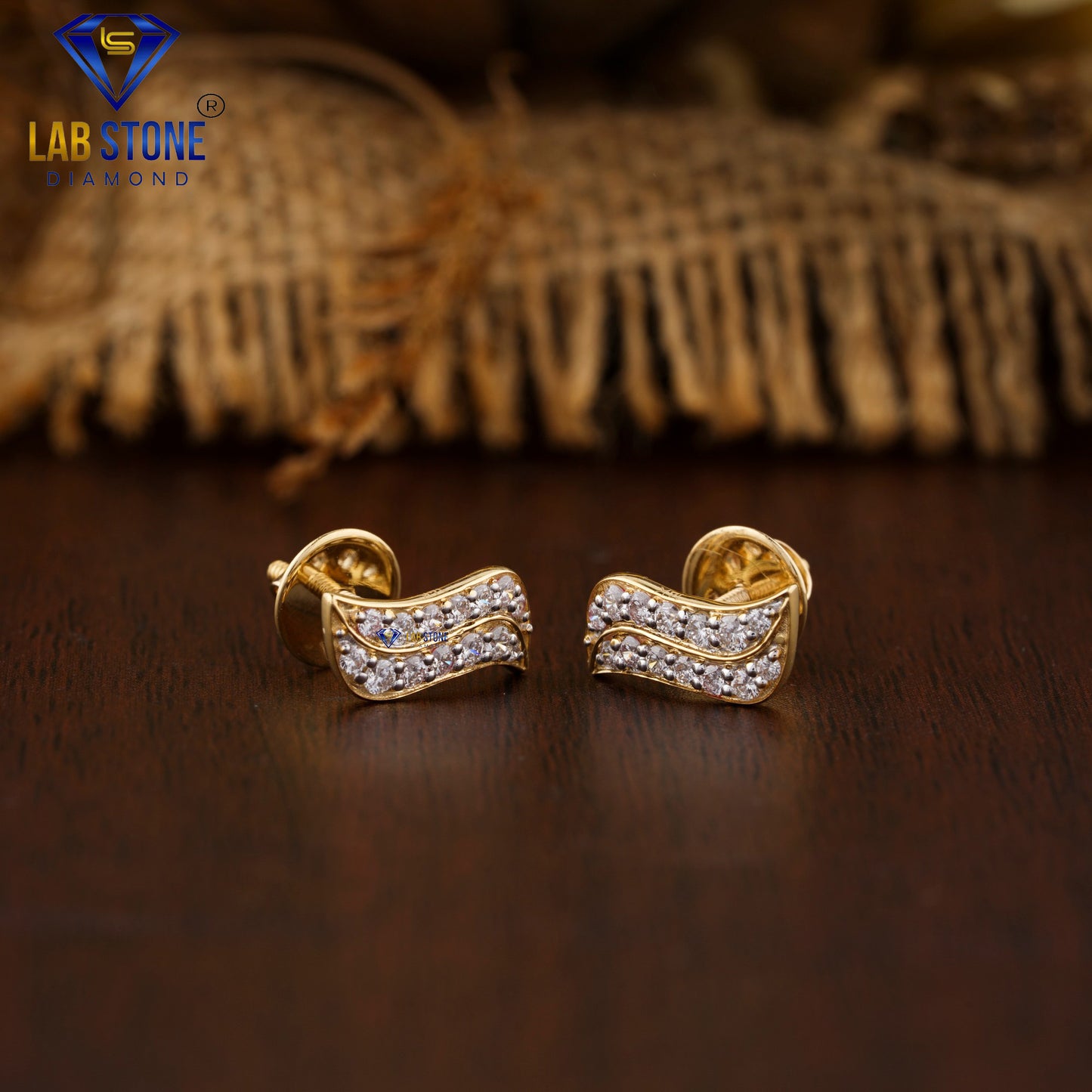 0.31 TDW Round Cut Diamond Stud Earring