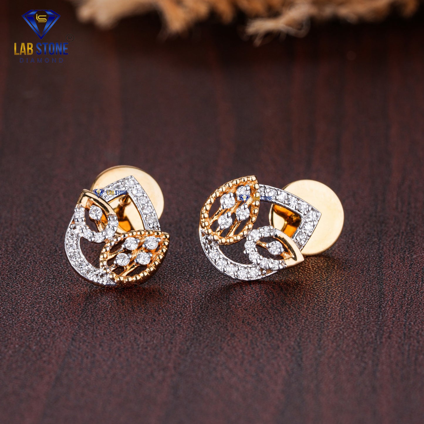0.17 TDW Round Cut Diamond Stud Earring