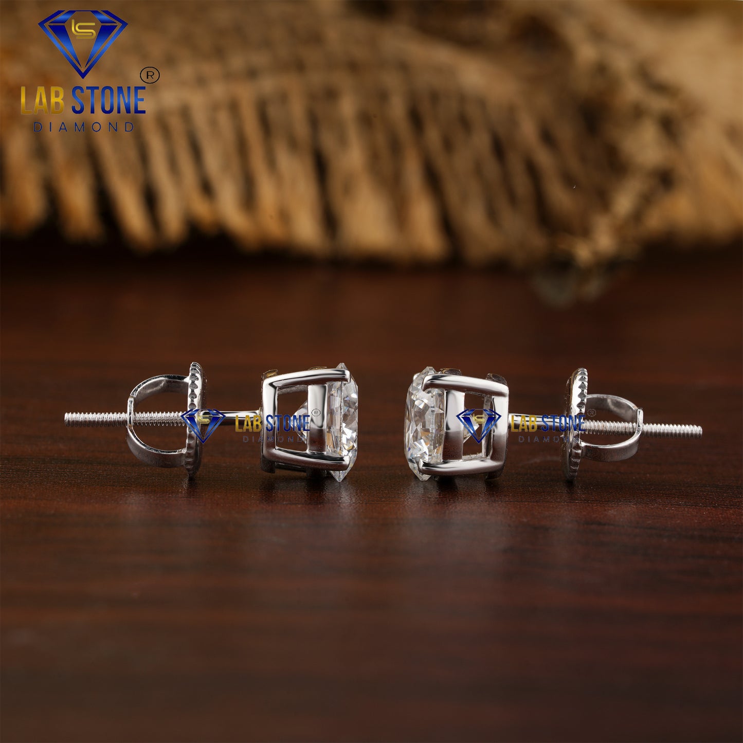 1.07 TDW Round Cut Diamond Stud Earring