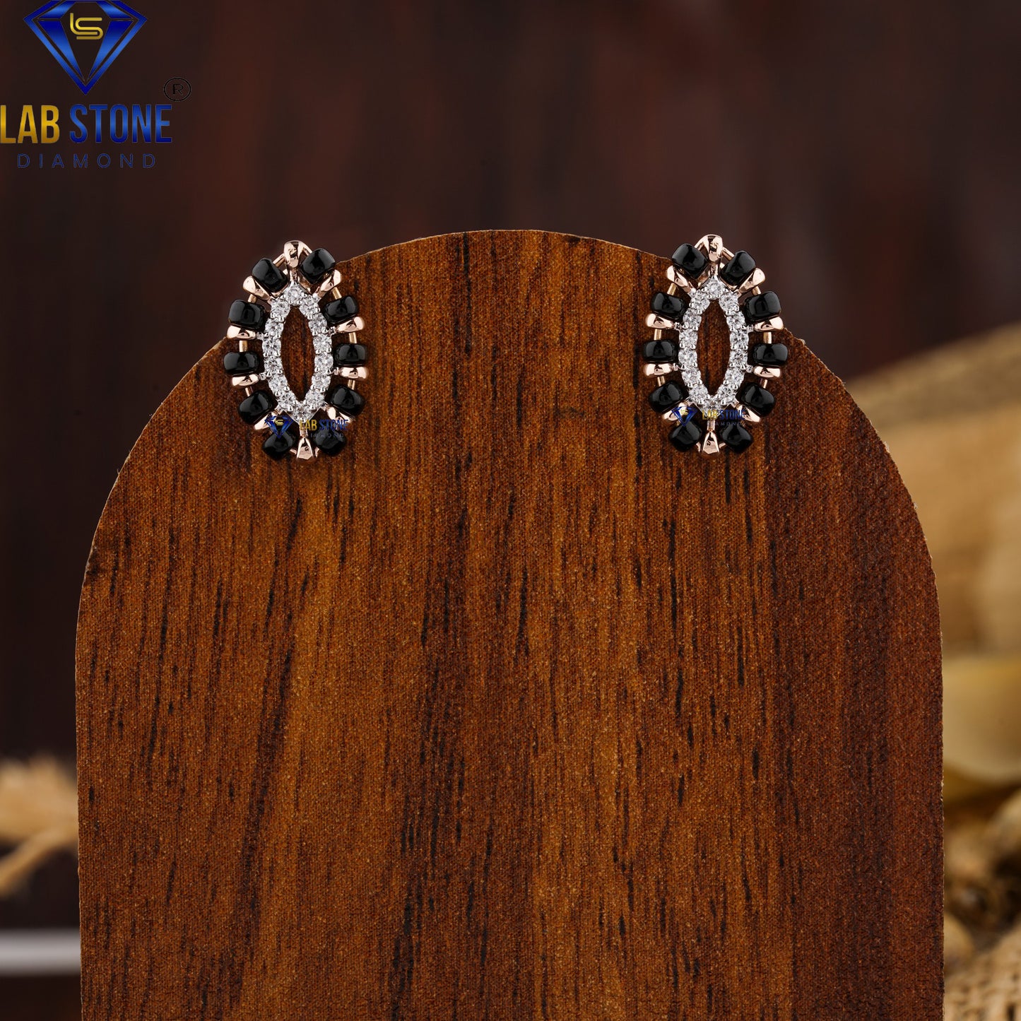 0.14 TDW Black Pearl & Round Cut Diamond Stud Earring