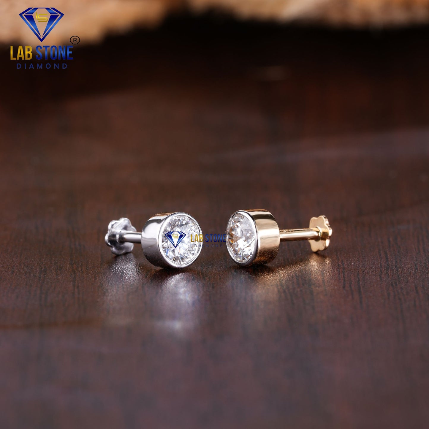 0.32 TDW Round Cut Diamond Piercing