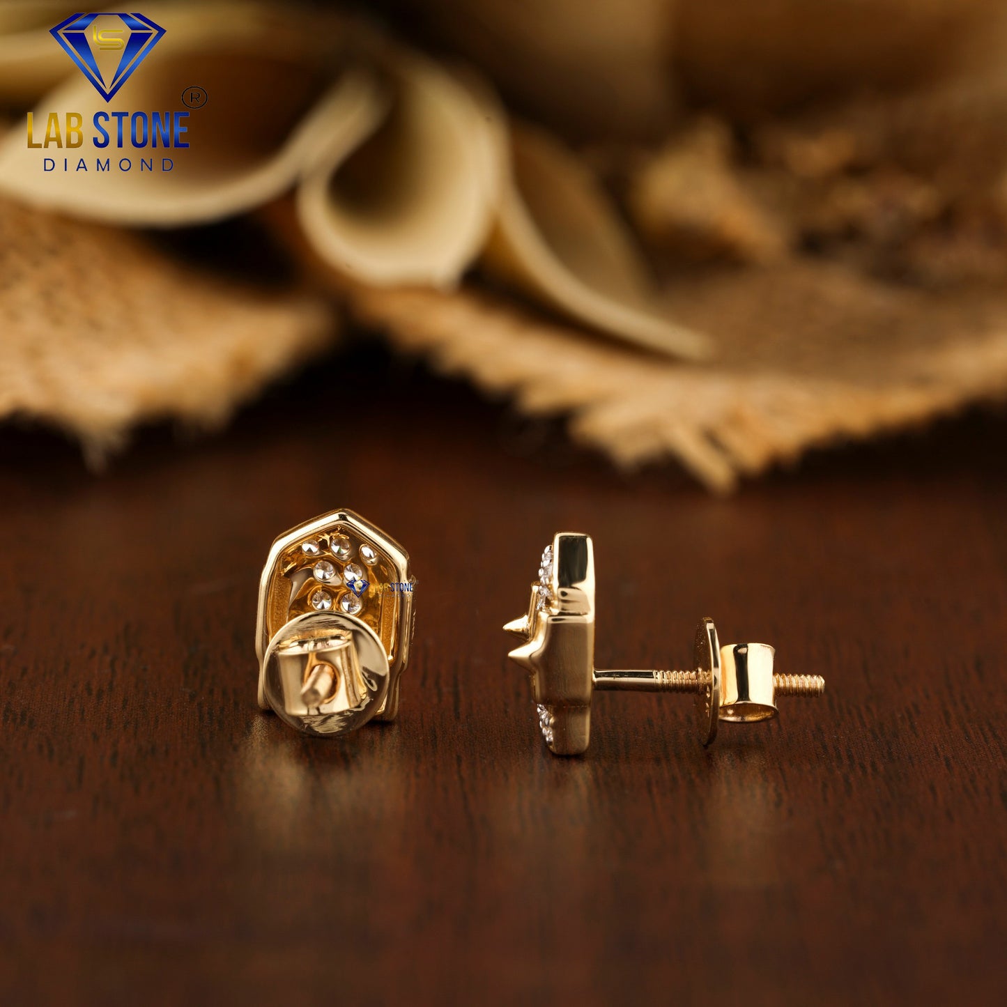 0.30 TDW Round Cut Diamond Stud Earrings