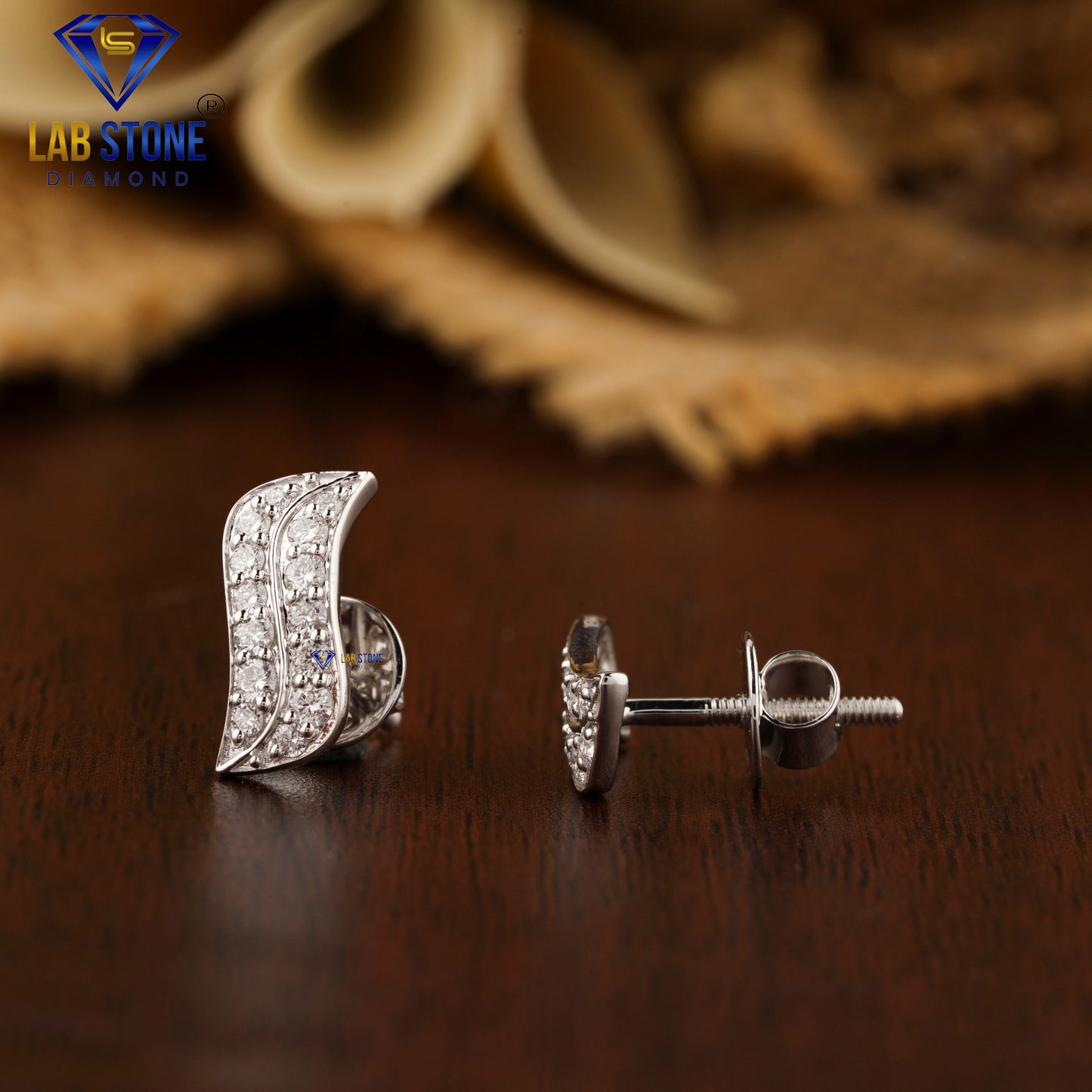 0.31 TDW Round Cut Diamond Stud Earring