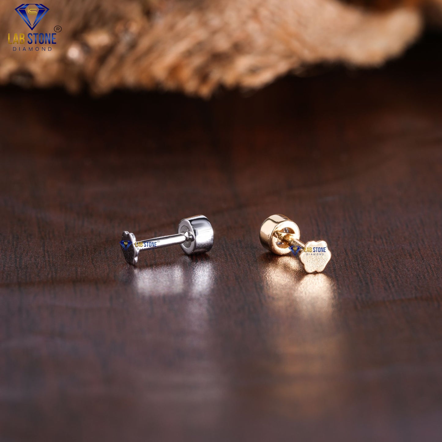 0.77 TDW Round Cut Diamond Stud