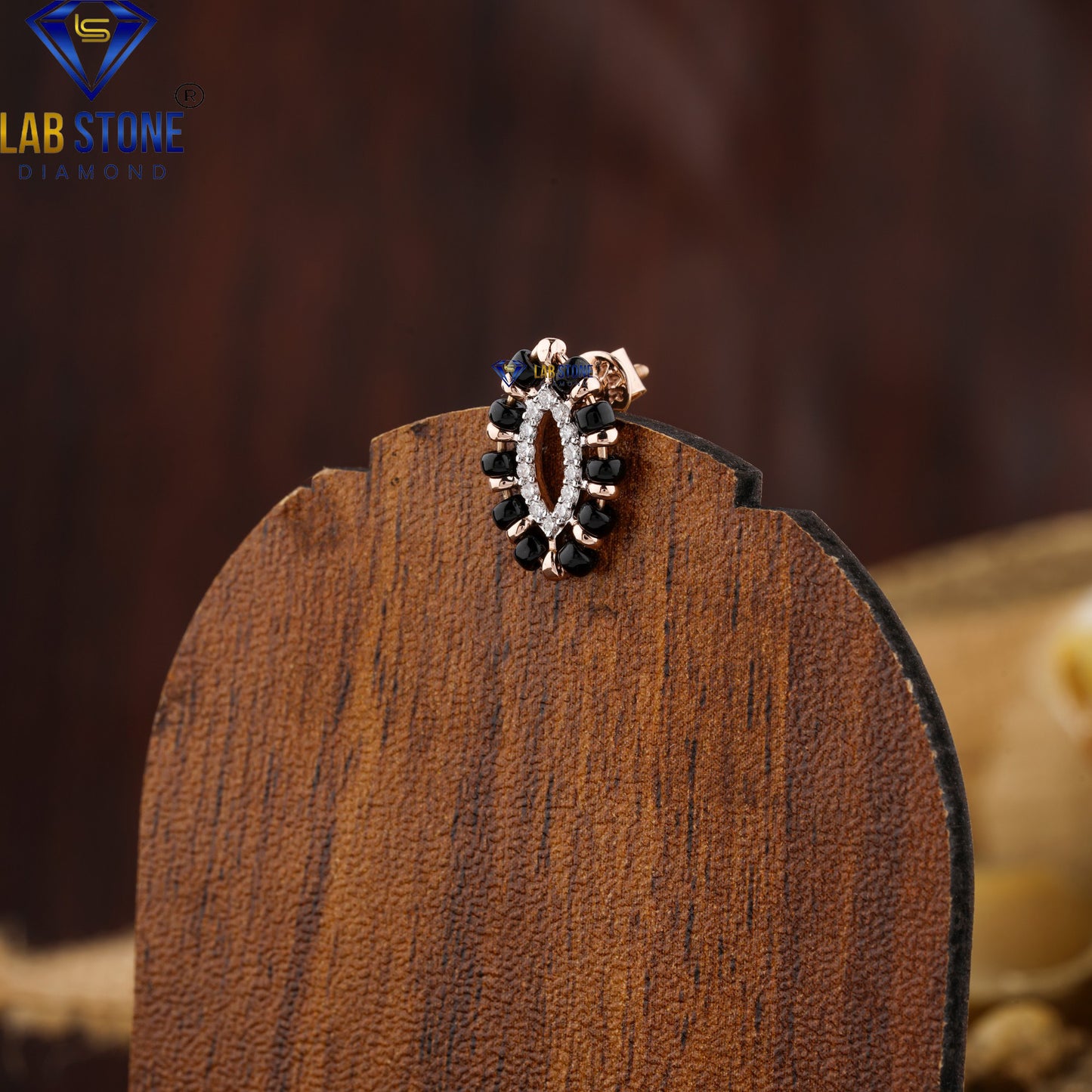 0.14 TDW Black Pearl & Round Cut Diamond Stud Earring