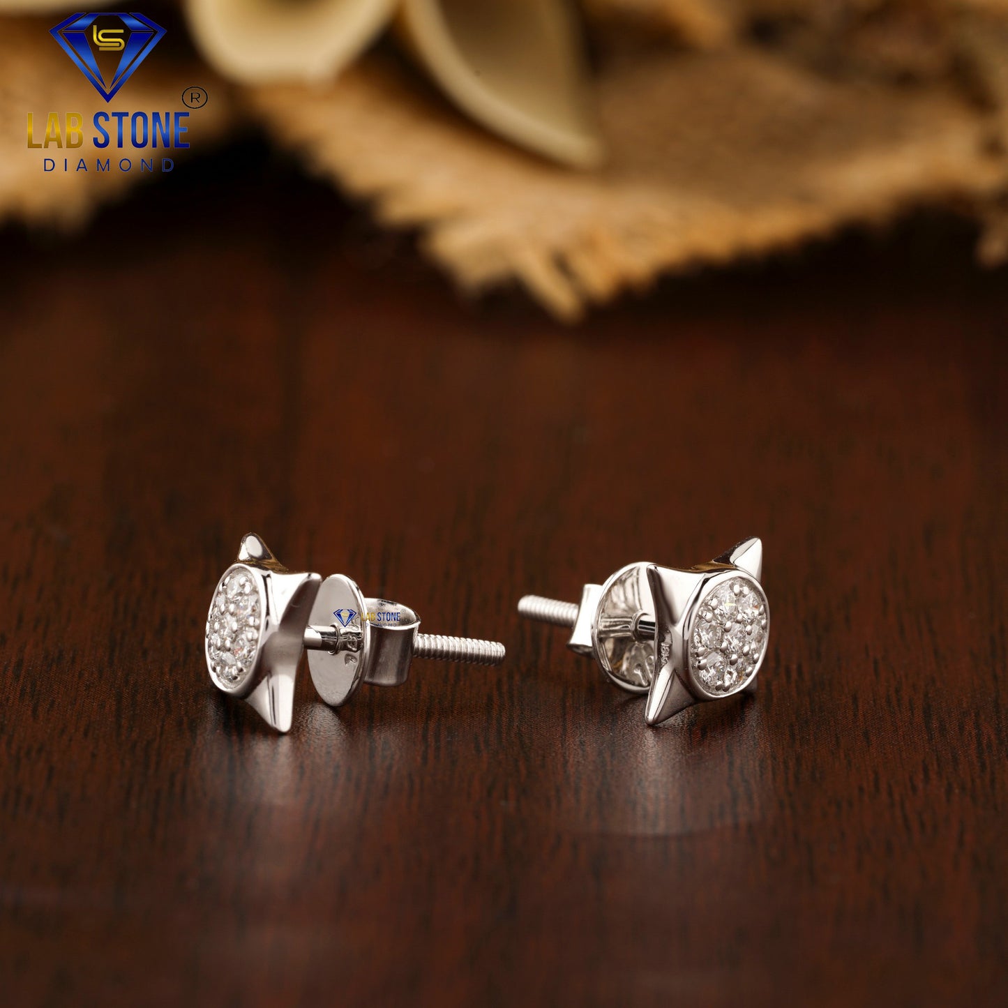 0.196 TDW Round Cut Diamond Stud Earring