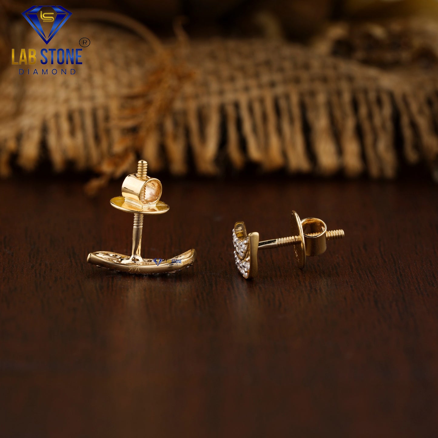 0.31 TDW Round Cut Diamond Stud Earring