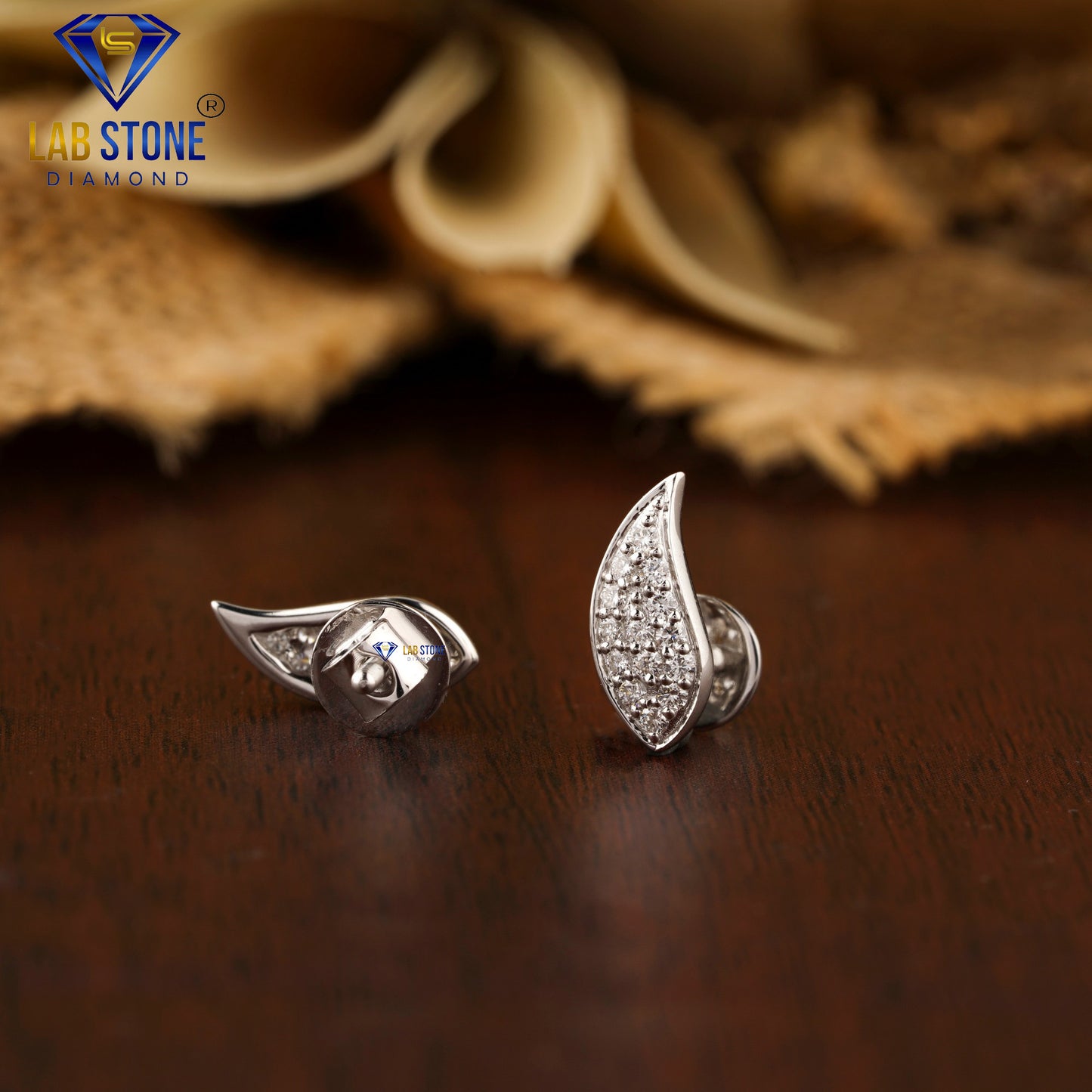 0.258 TDW Round Cut Diamond Stud Earring