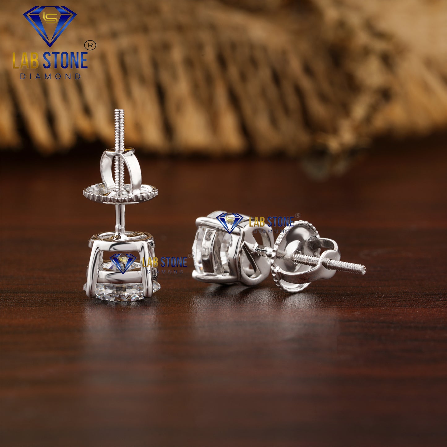 1.07 TDW Round Cut Diamond Stud Earring