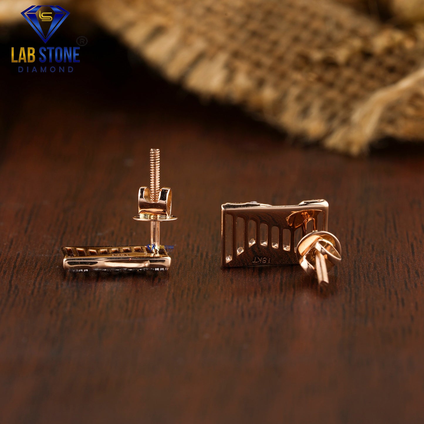 0.15 TDW Round Cut Diamond Stud Earring