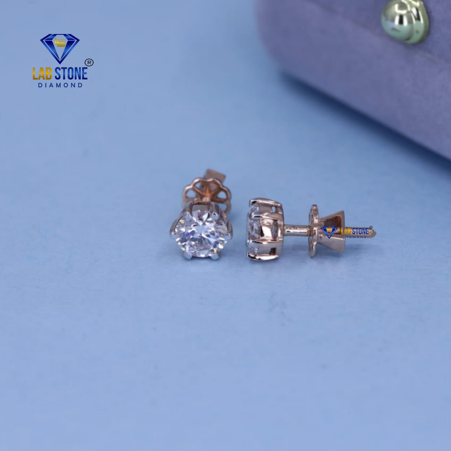 0.90 TDW Round Cut Diamond Stud Earrings