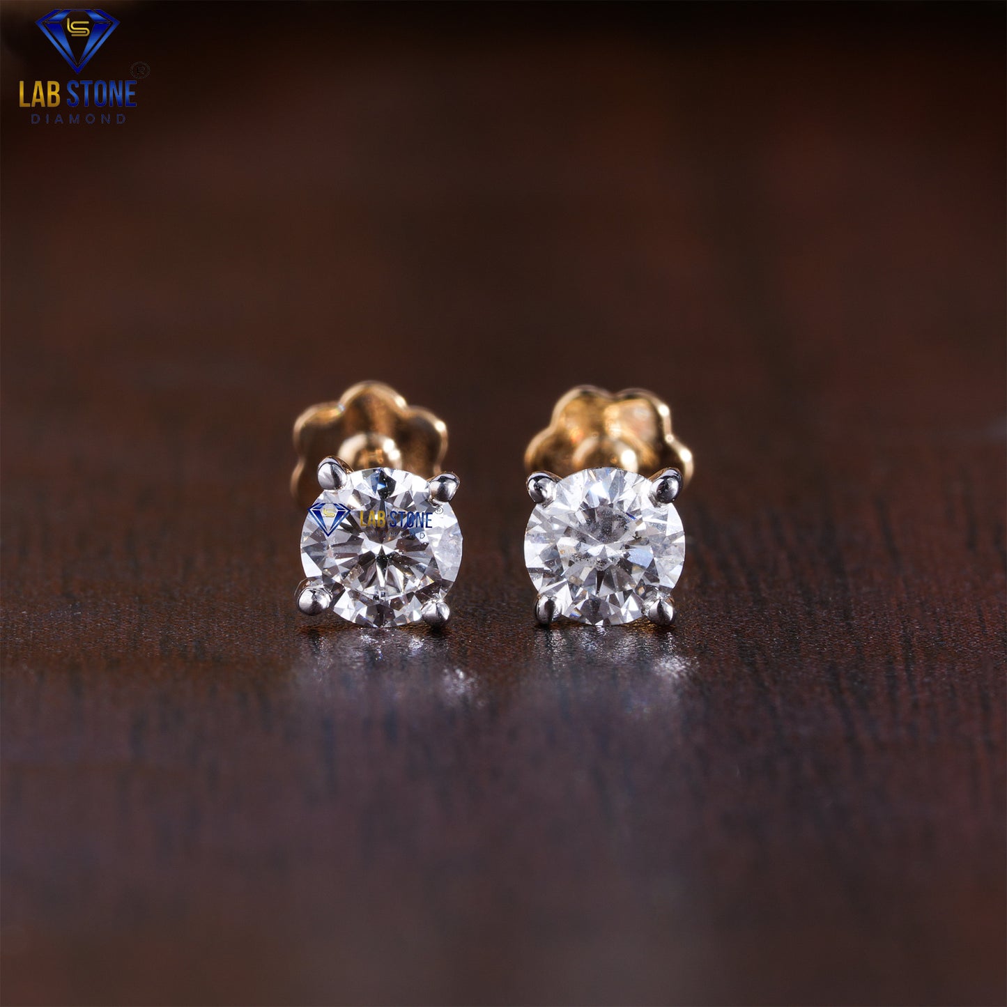 0.40 TDW Round Cut Diamond Piercing