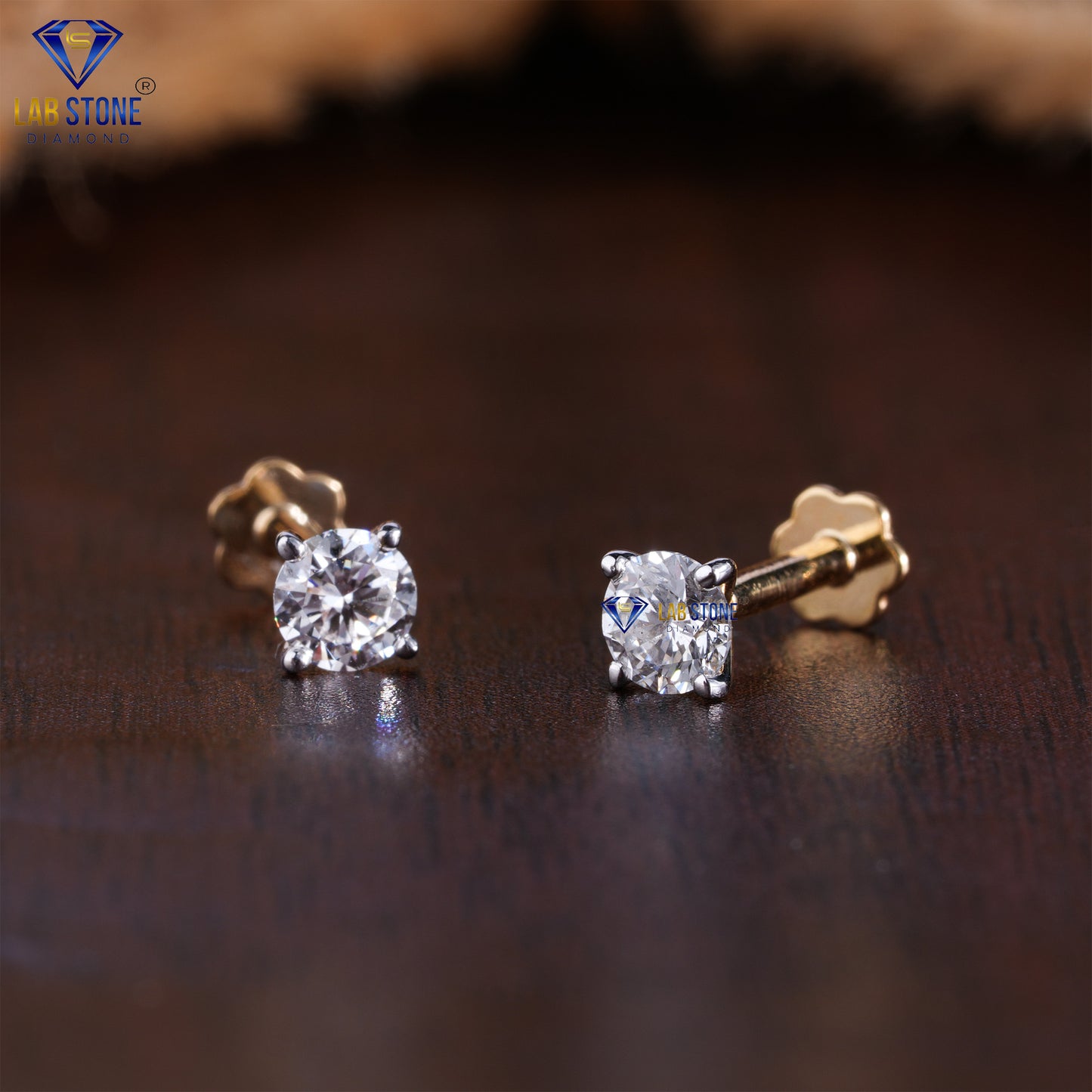 0.40 TDW Round Cut Diamond Piercing
