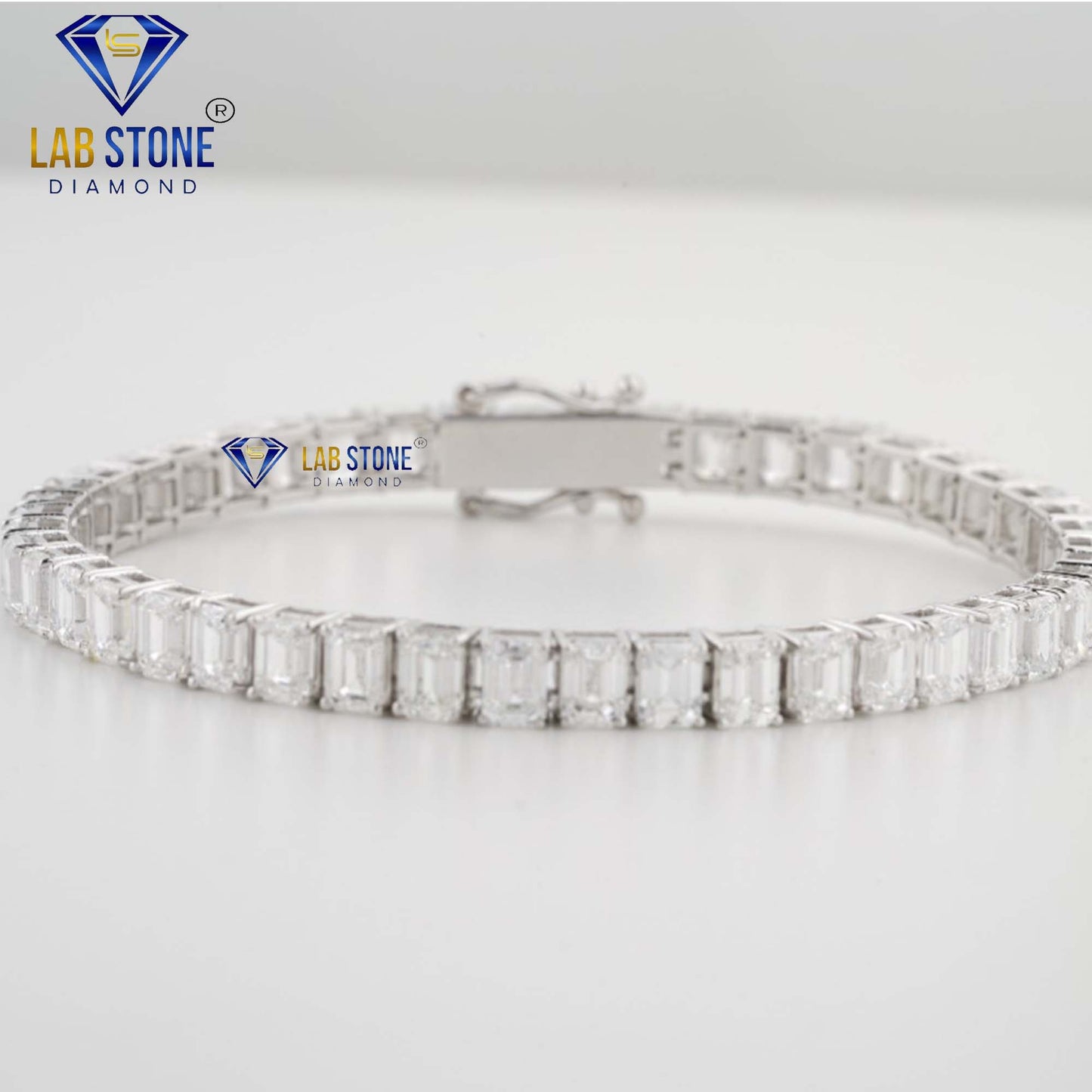 18.06 TDW Emerald Cut Diamond Tennis Bracelet