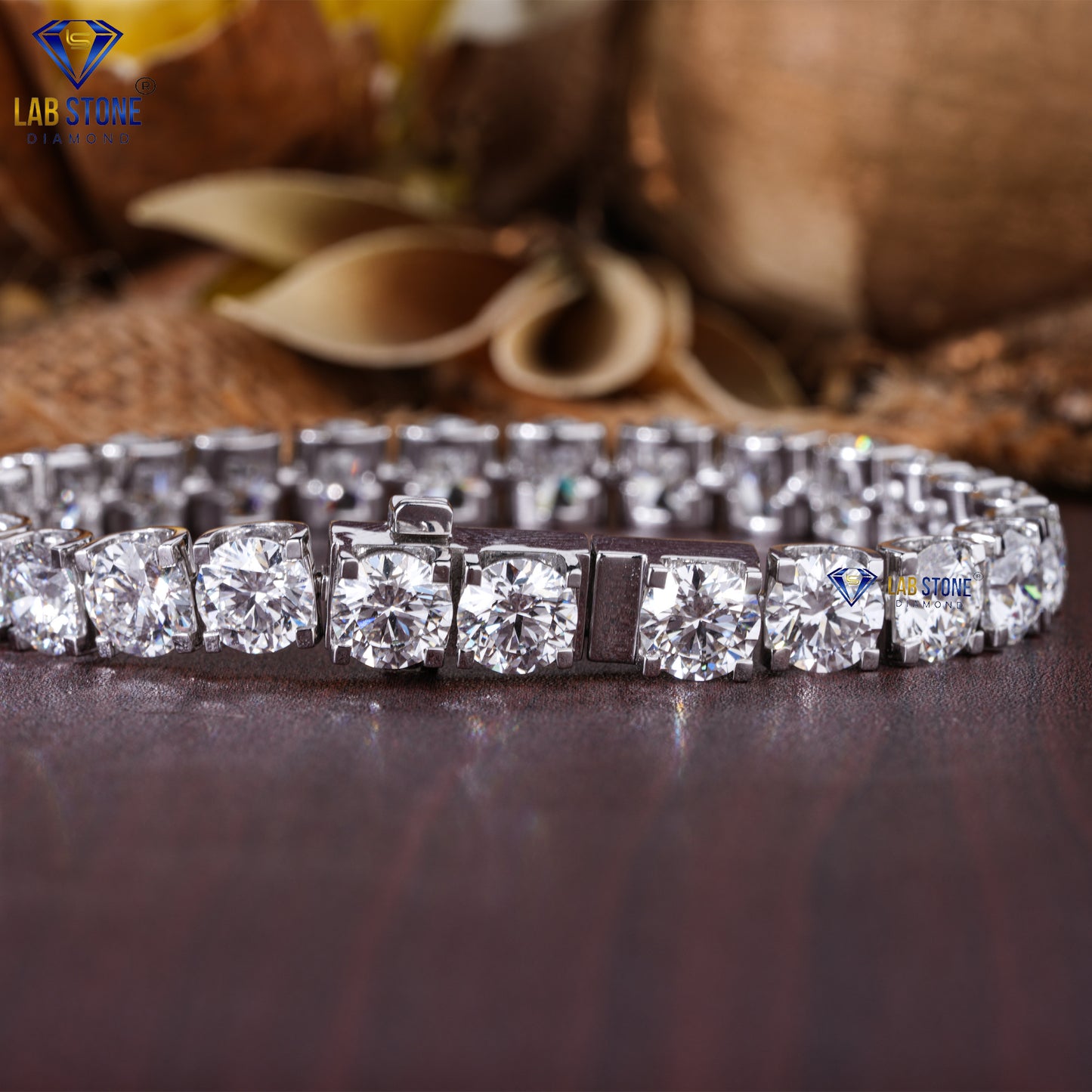 26.80 TDW Round Cut Diamond Tennis Bracelet