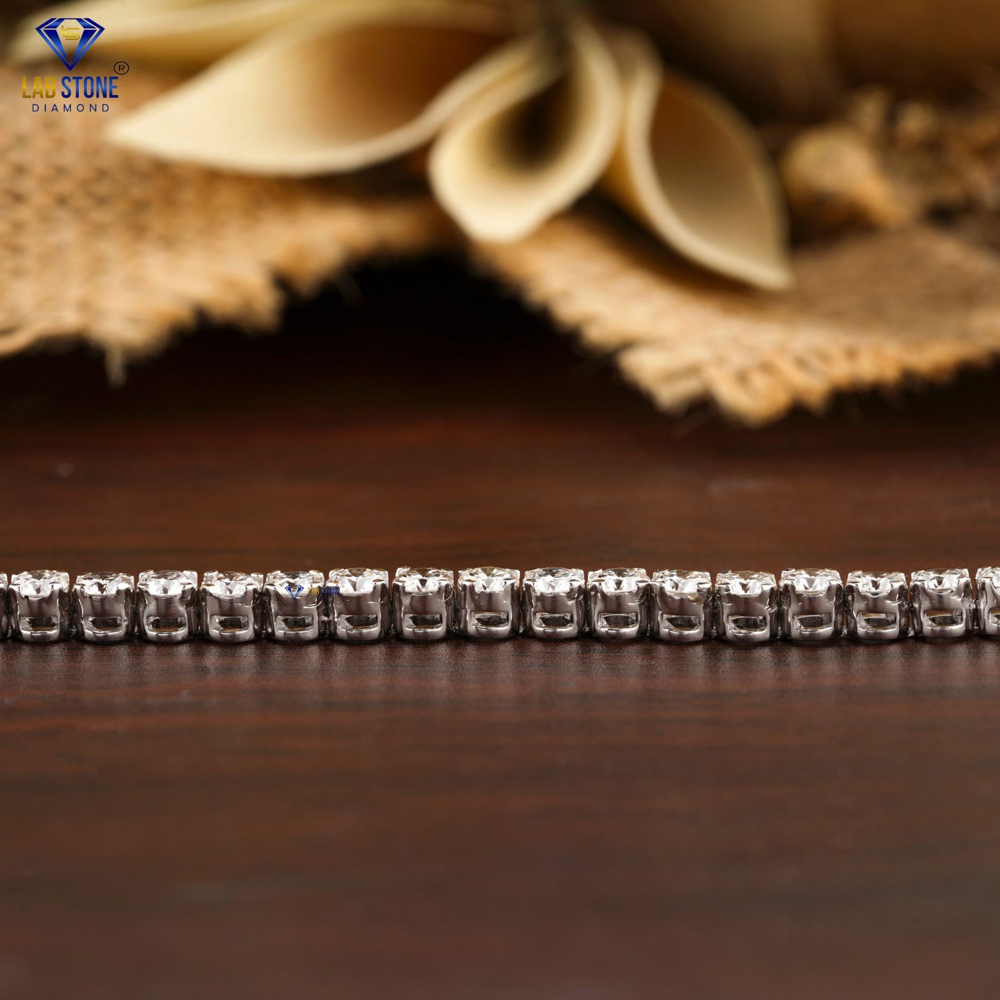 5.58 TDW Round Cut Diamond Tennis Bracelet