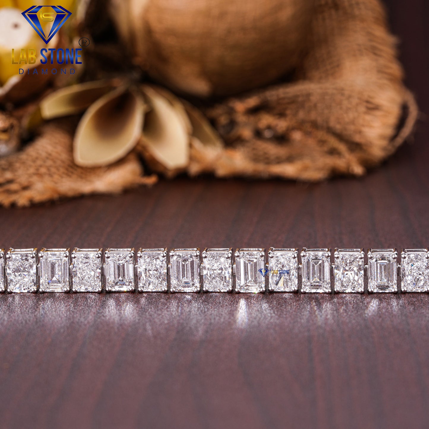 30.41 TDW Emerald & Radiant Cut Diamond Tennis Bracelet