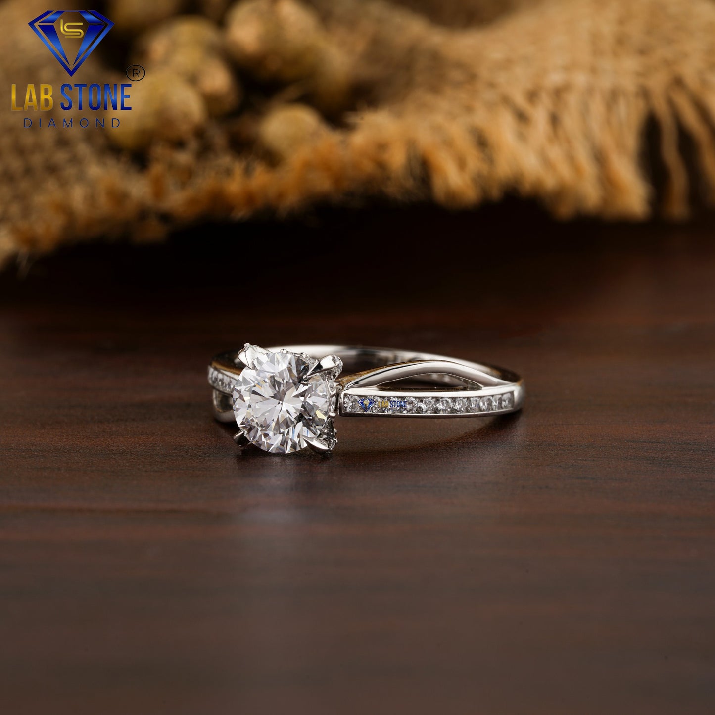 1.25 TDW Round Cut Women’s Engagement Diamond Ring