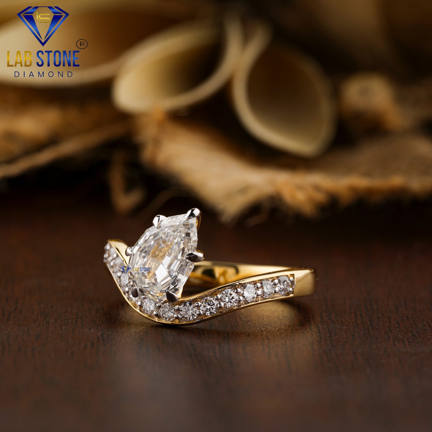 1.56 TDW Pear & Round Cut Women’s Engagement Diamond Ring