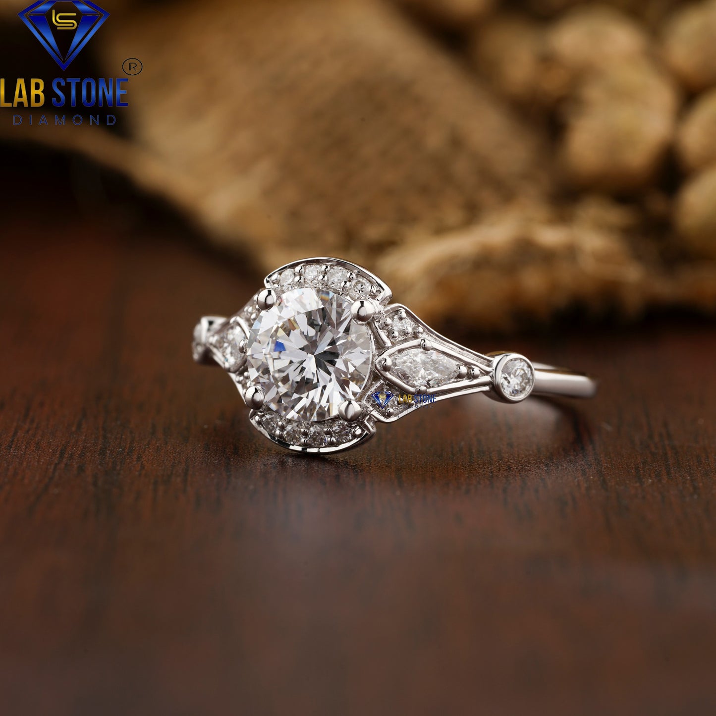 1.64 TDW Round Cut Women's Diamond Vintage Ring