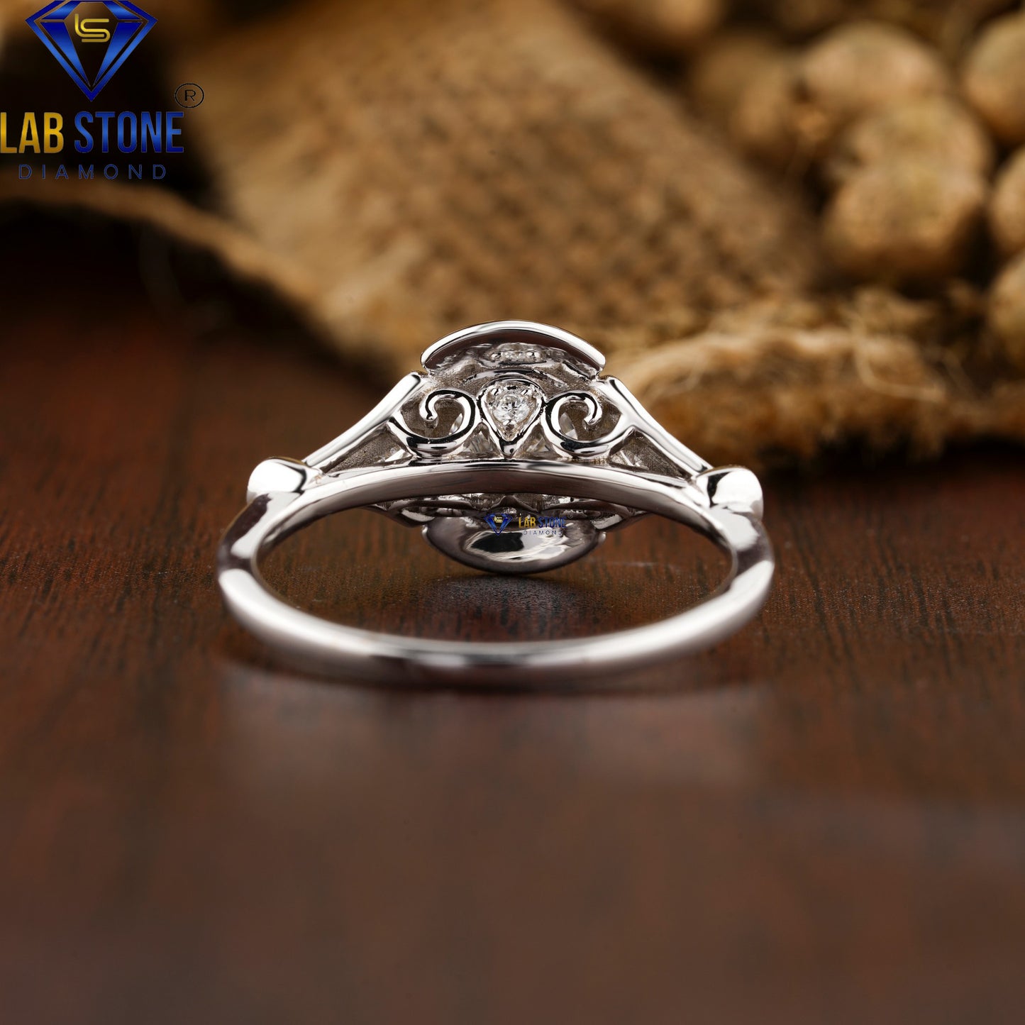 1.64 TDW Round Cut Women's Diamond Vintage Ring