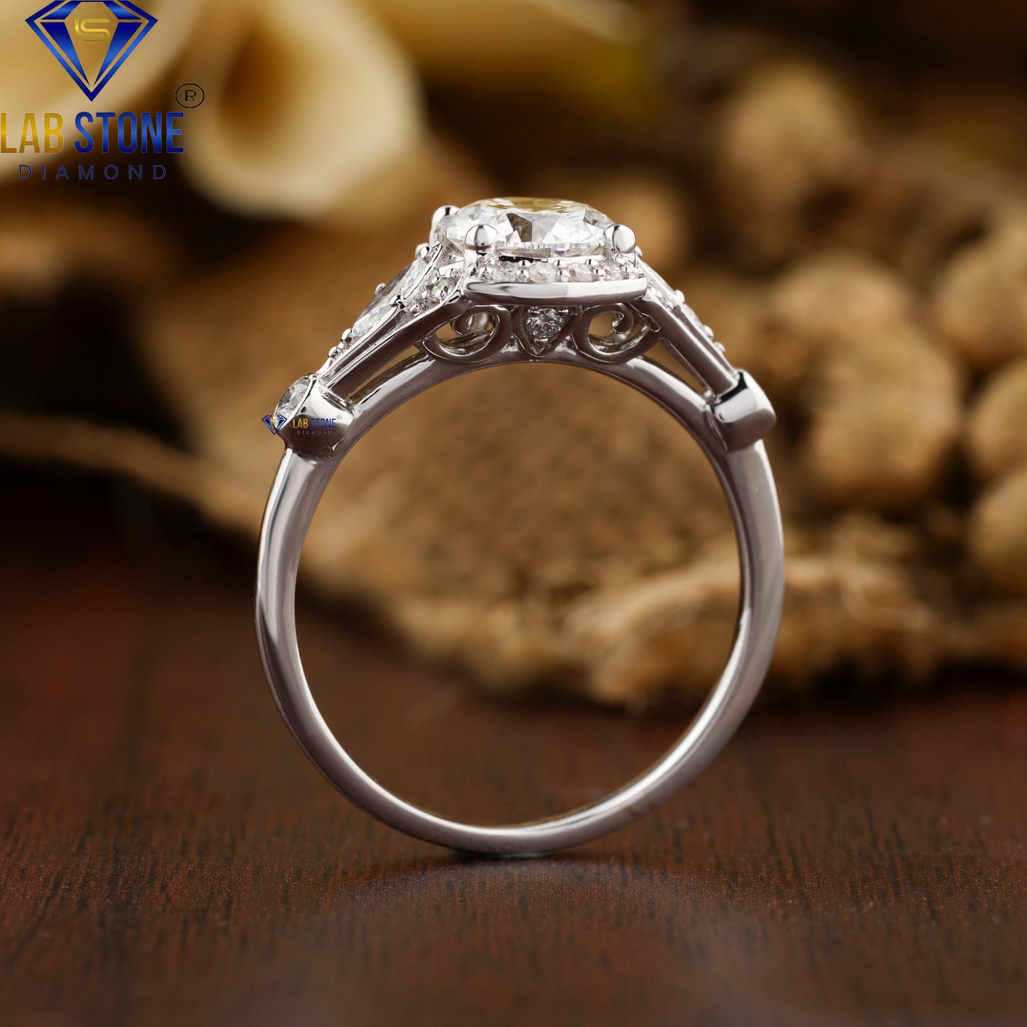 1.64 TDW Round Cut Women's Diamond Vintage Ring