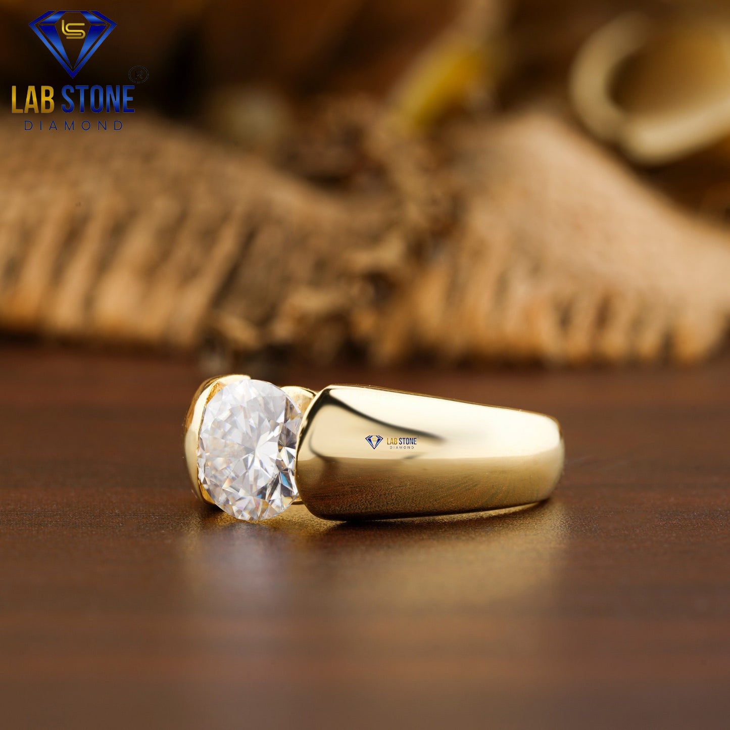 1.57 TDW Round Cut Women’s Solitaire Diamond Ring