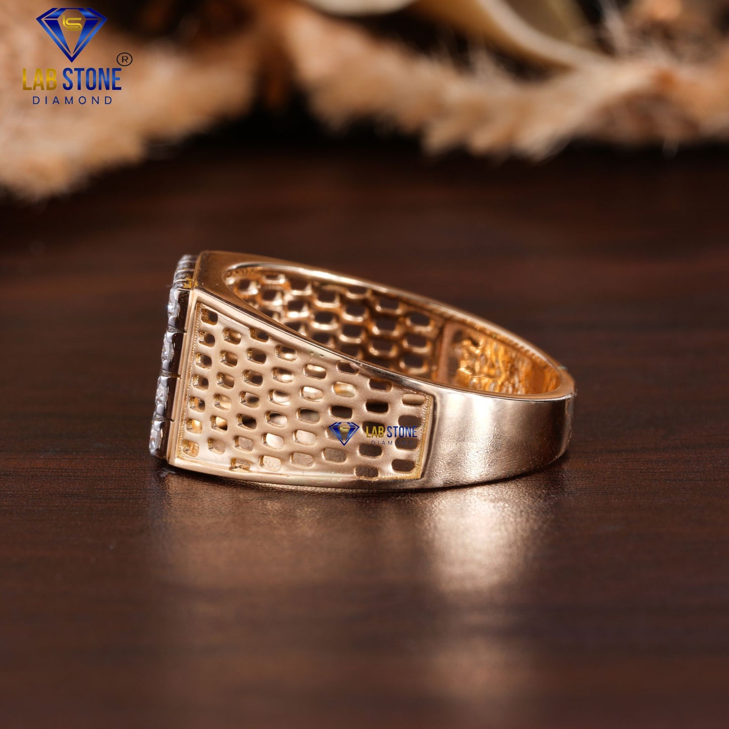 0.72 TDW Round Cut Diamond Men's Engagement Ring