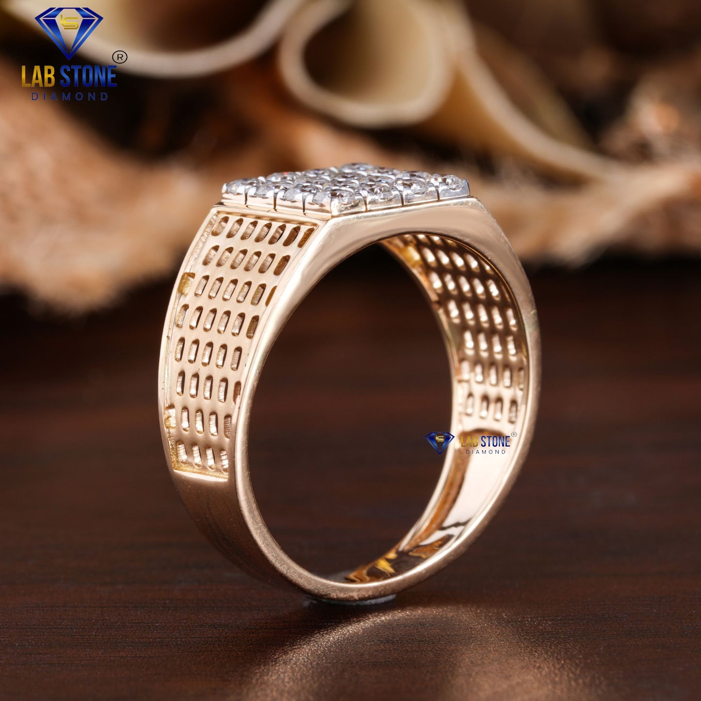 0.72 TDW Round Cut Diamond Men's Engagement Ring