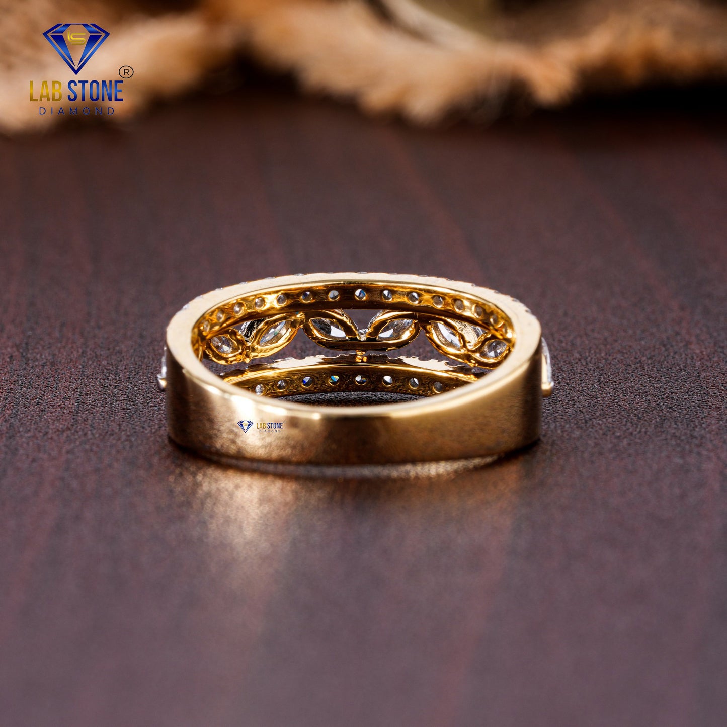 1.28 TDW Marquise and Round Diamond Women’s Band