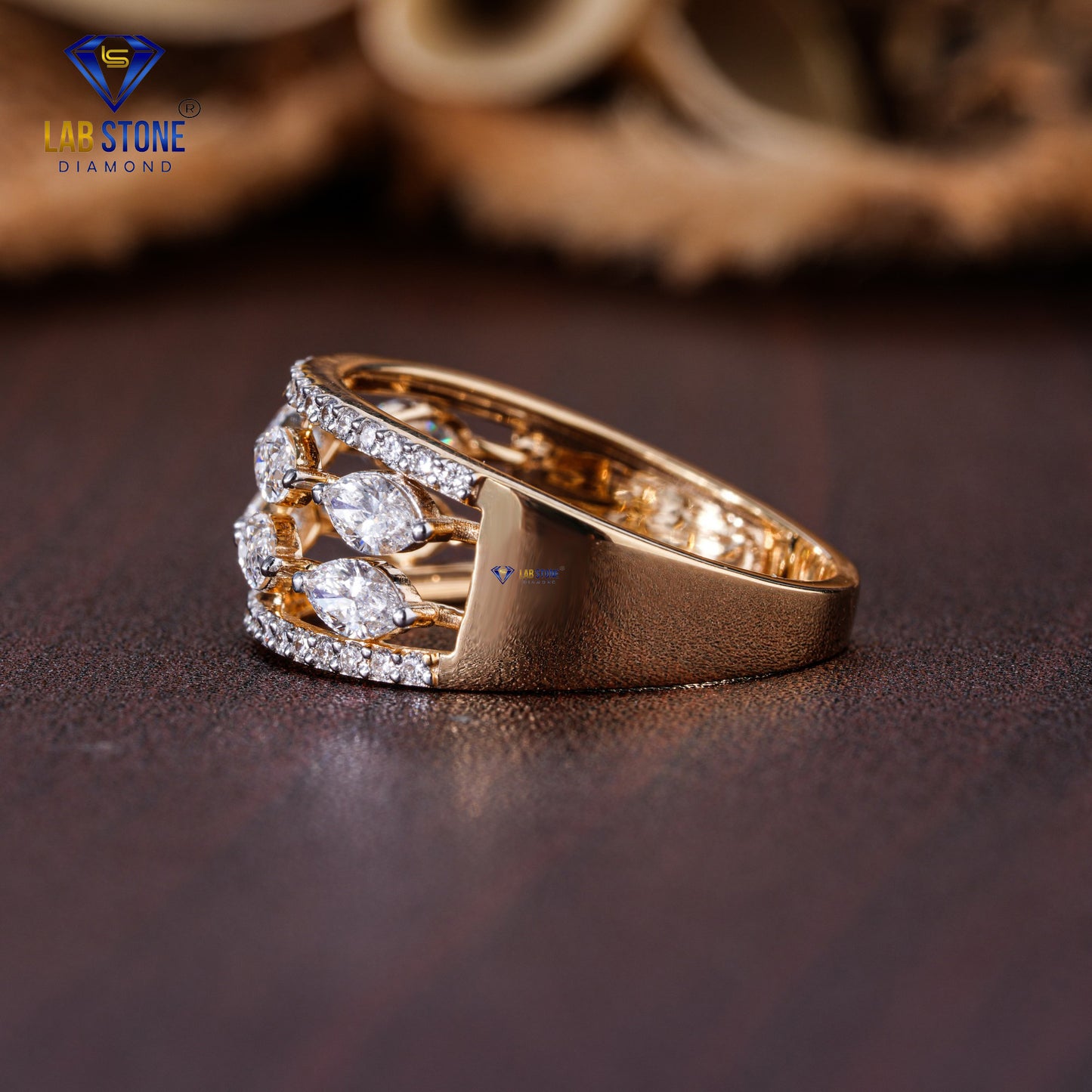 0.93 TDW Marquise & Round Cut Diamond Women's Band