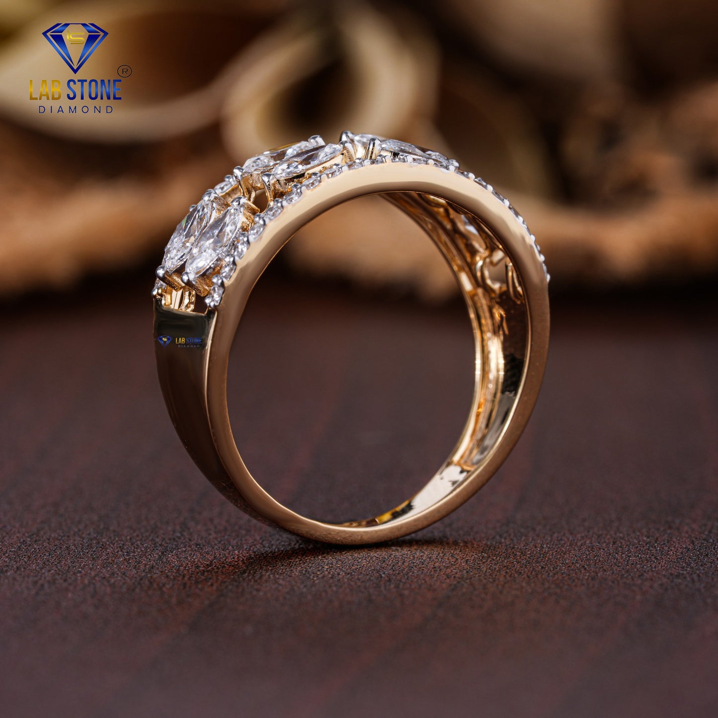 0.93 TDW Marquise & Round Cut Diamond Women's Band