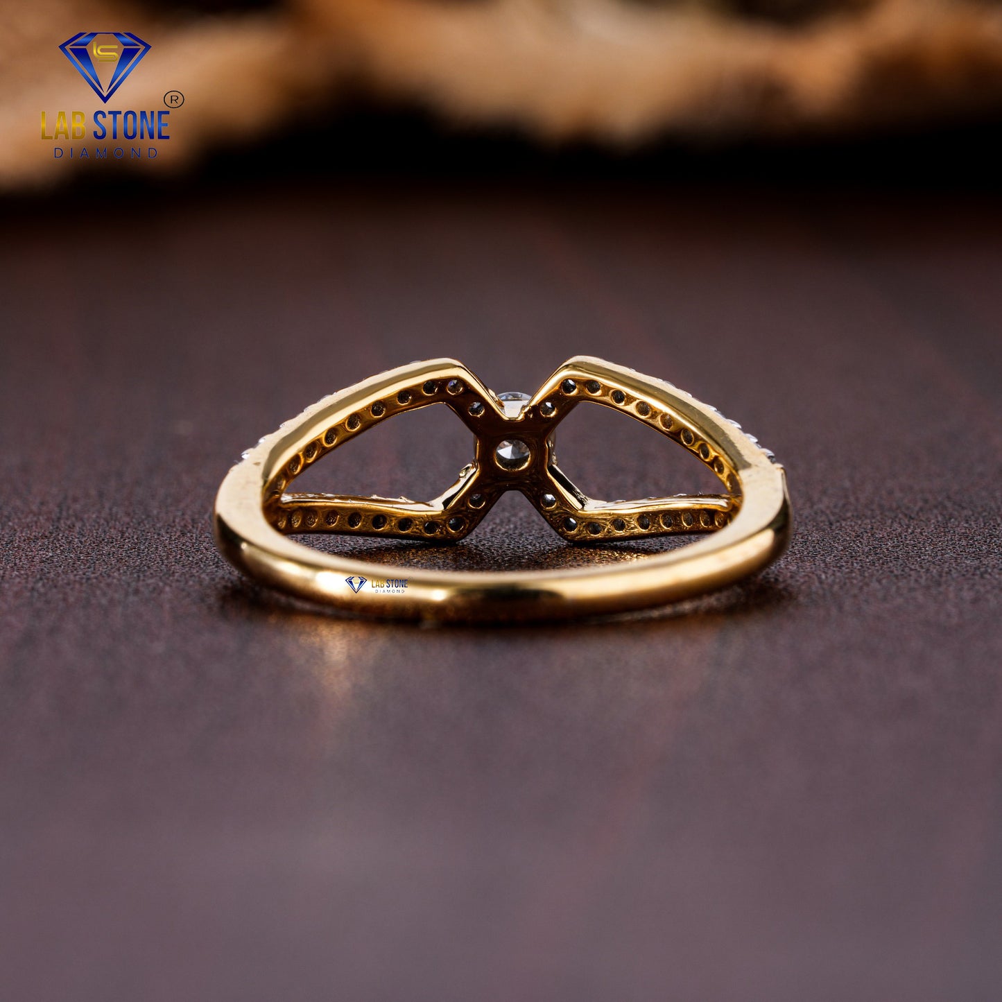 0.32 TDW Round Cut Diamond Engagement Ring