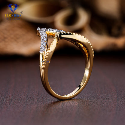 0.30 TDW Round Cut Diamond Women’s Engagement Ring