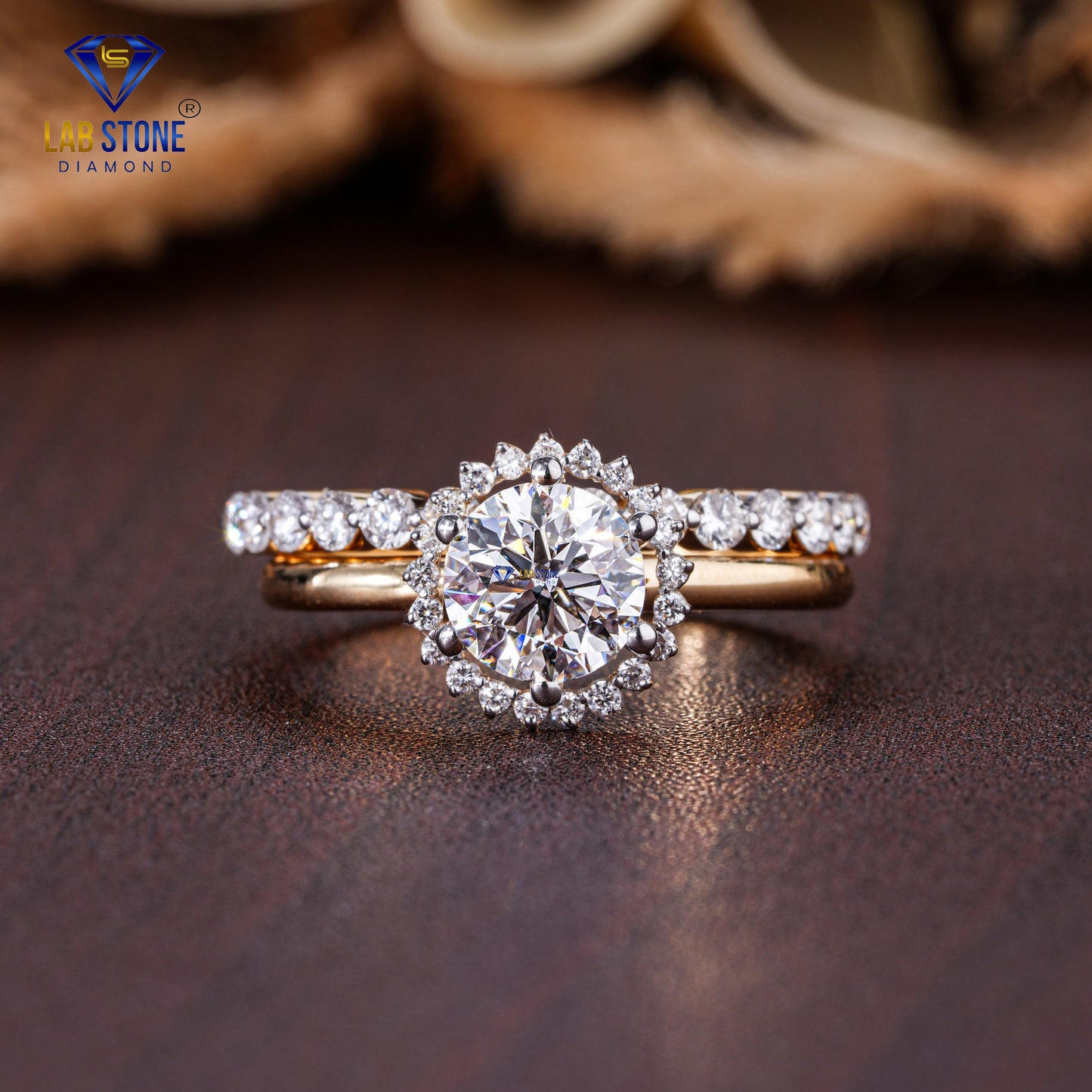 1.42 TDW Round Cut Diamond Women's Ring with Band