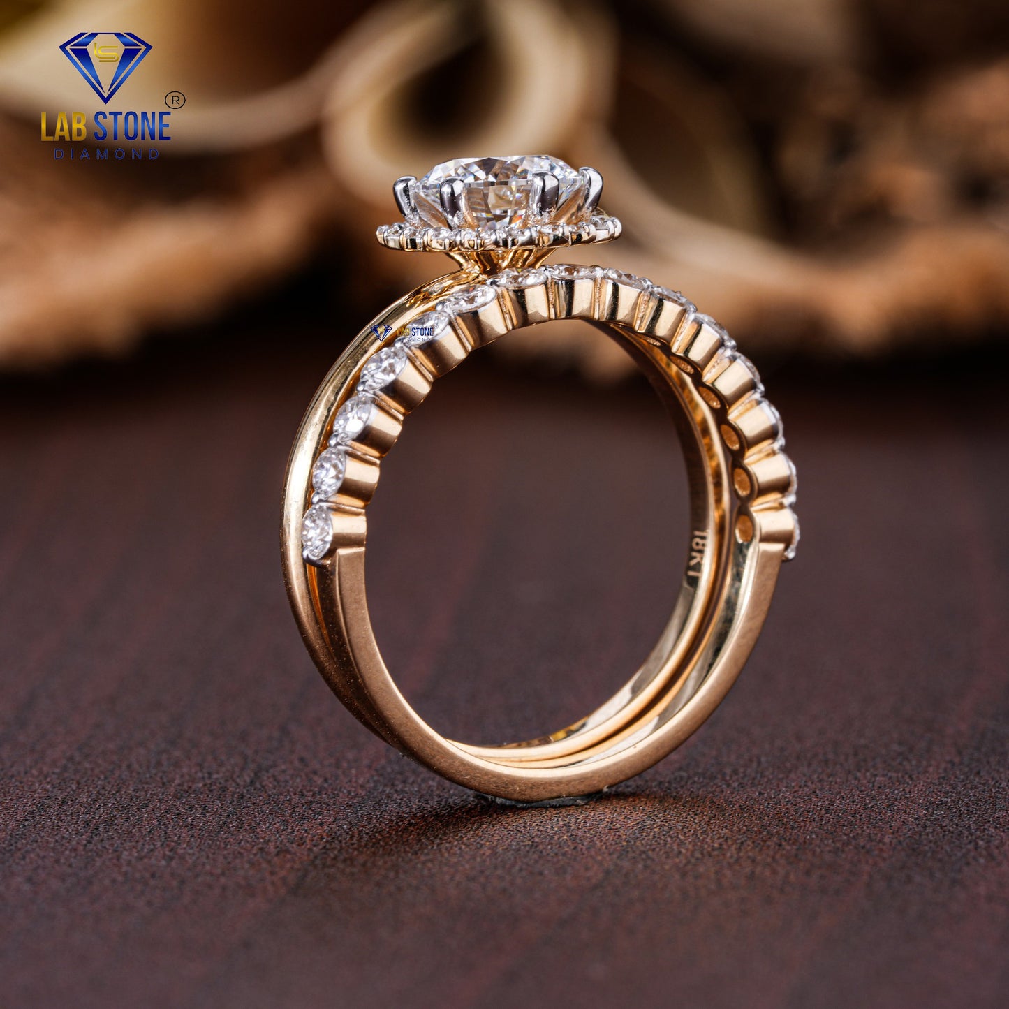 1.42 TDW Round Cut Diamond Women's Ring with Band