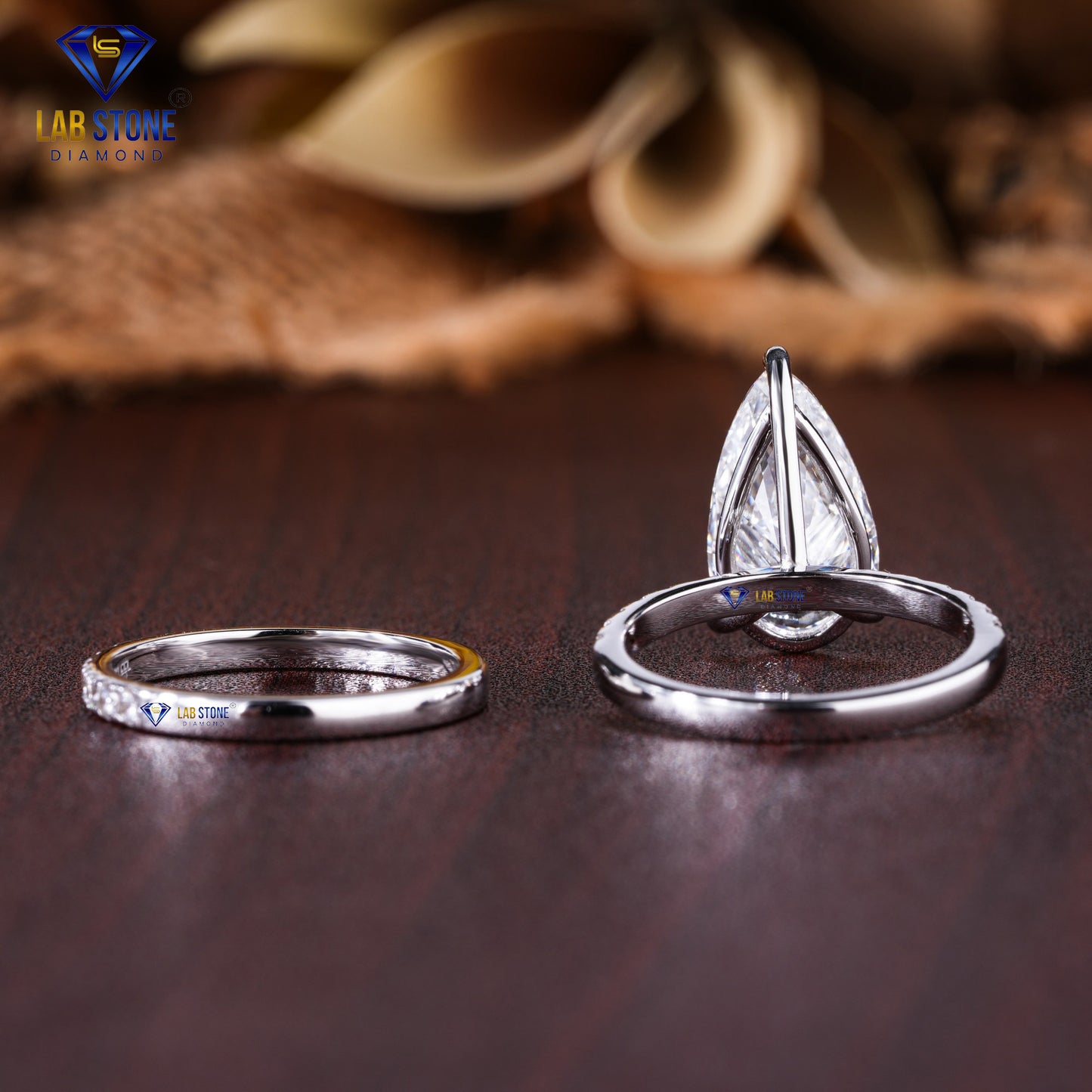 3.808 TDW Pear & Round Cut Diamond Women's Ring with Band