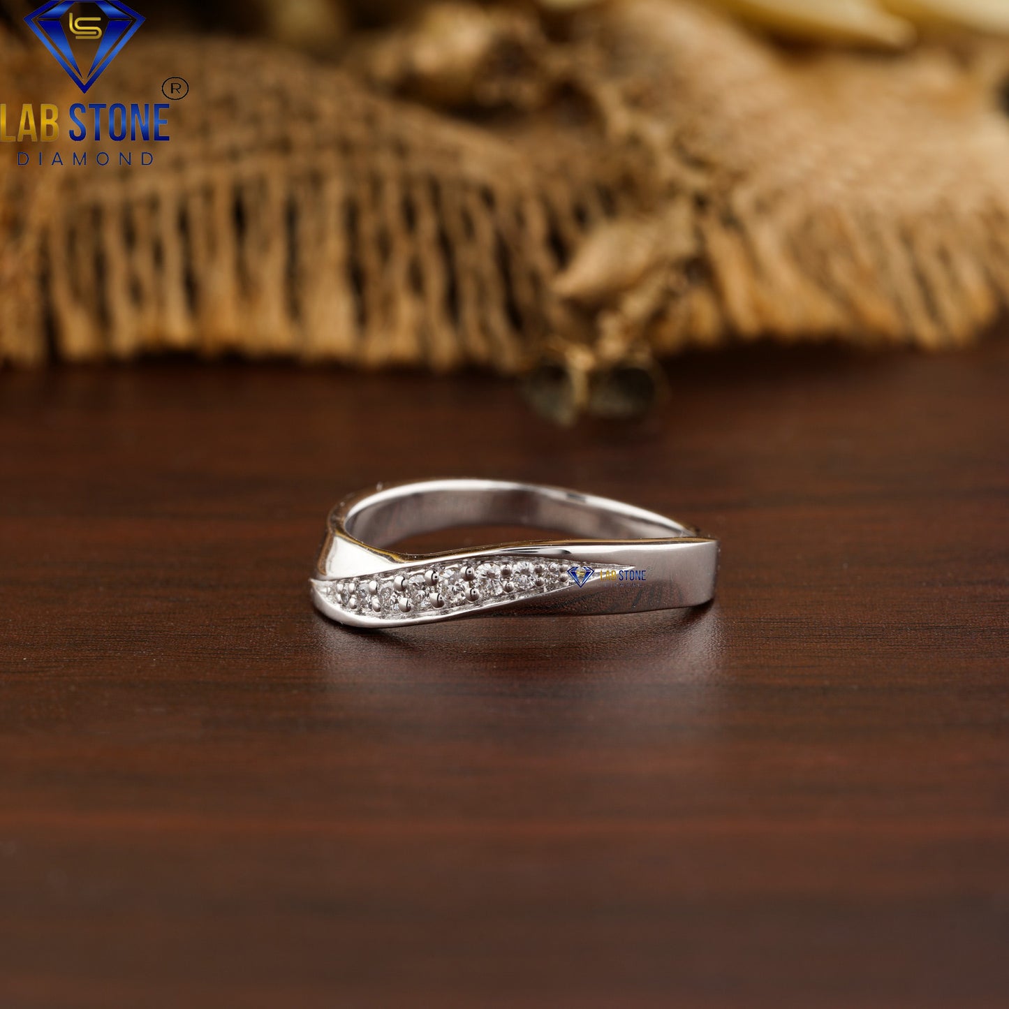 0.10 TDW Round Cut Daimond Women’s Band