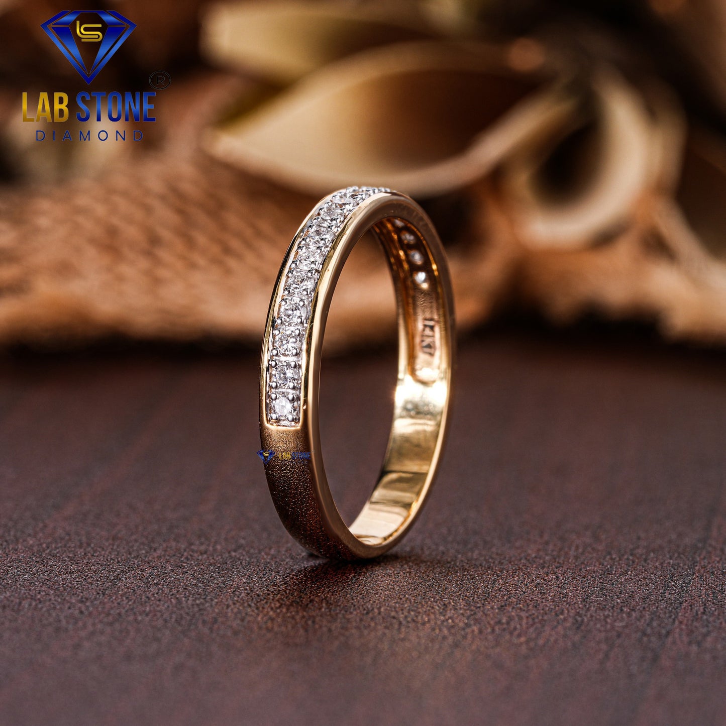 0.22 TDW Round Cut Diamond Women’s Band