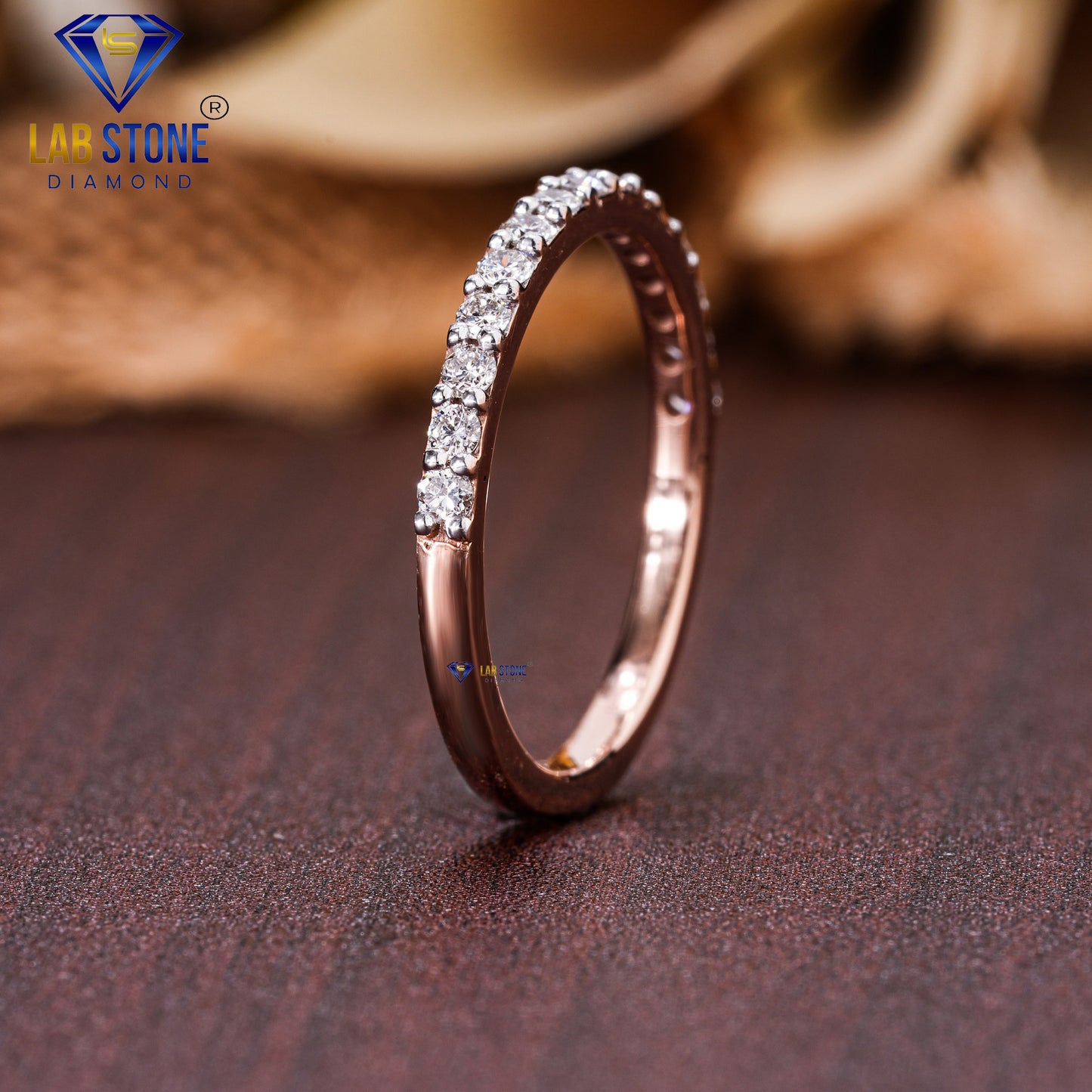 0.30 TDW Round Cut Diamond Women's Band