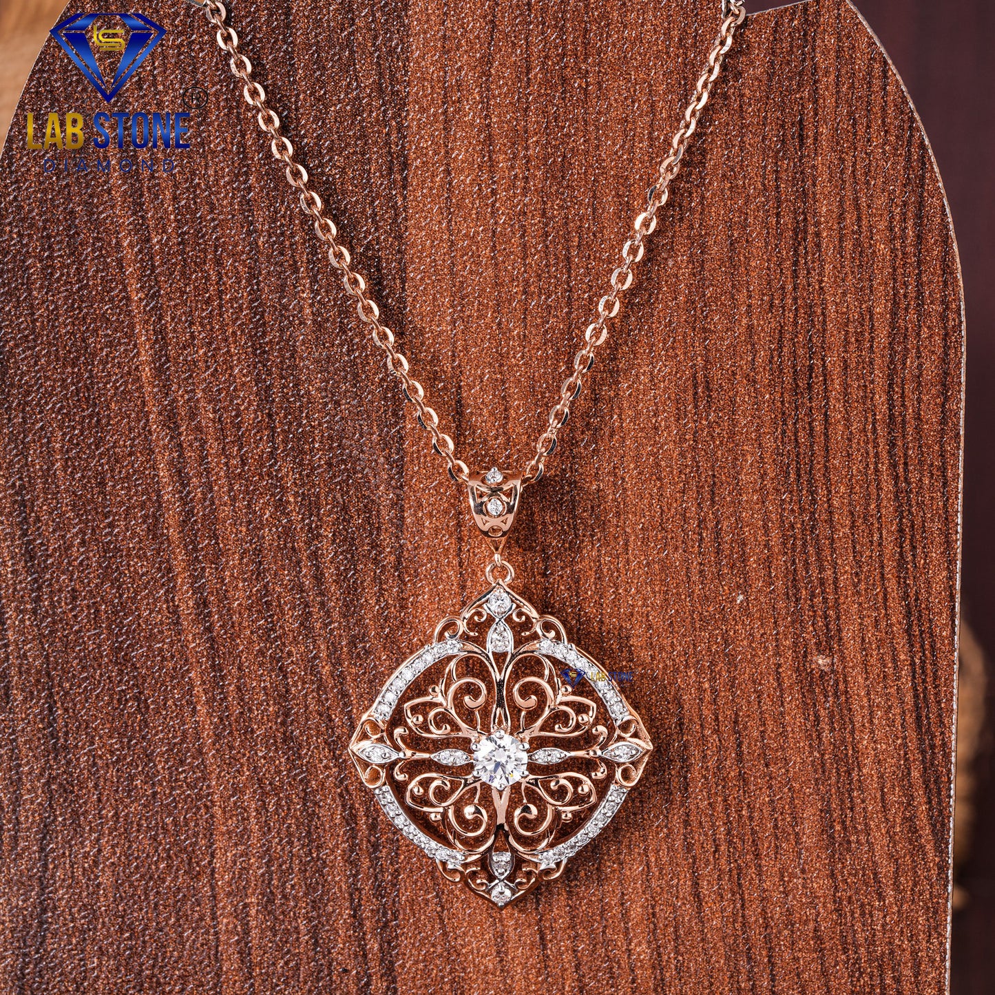 0.468 TDW Round Cut Diamond Custom Pendant with Chain