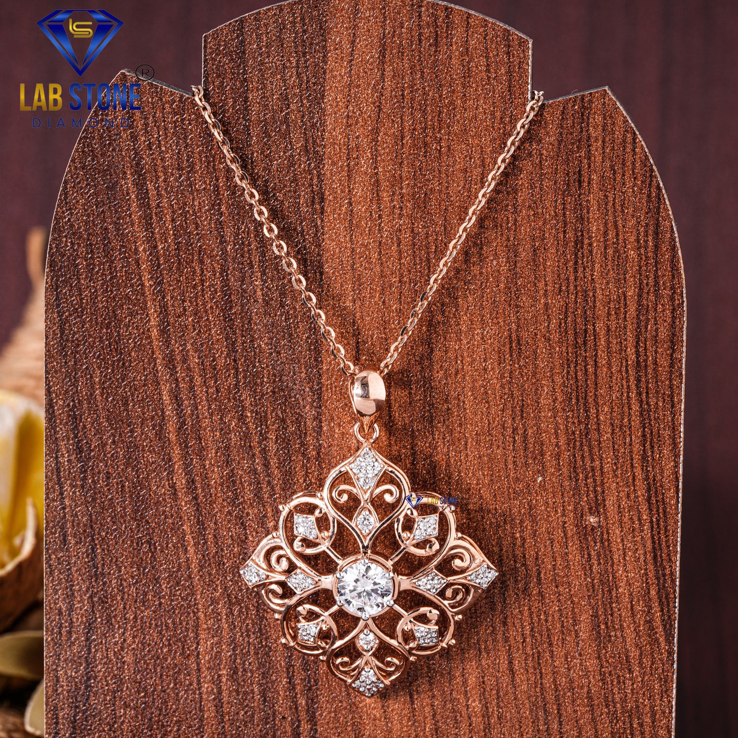 1.353 TDW Round Cut Diamond Custom Pendant with Chain